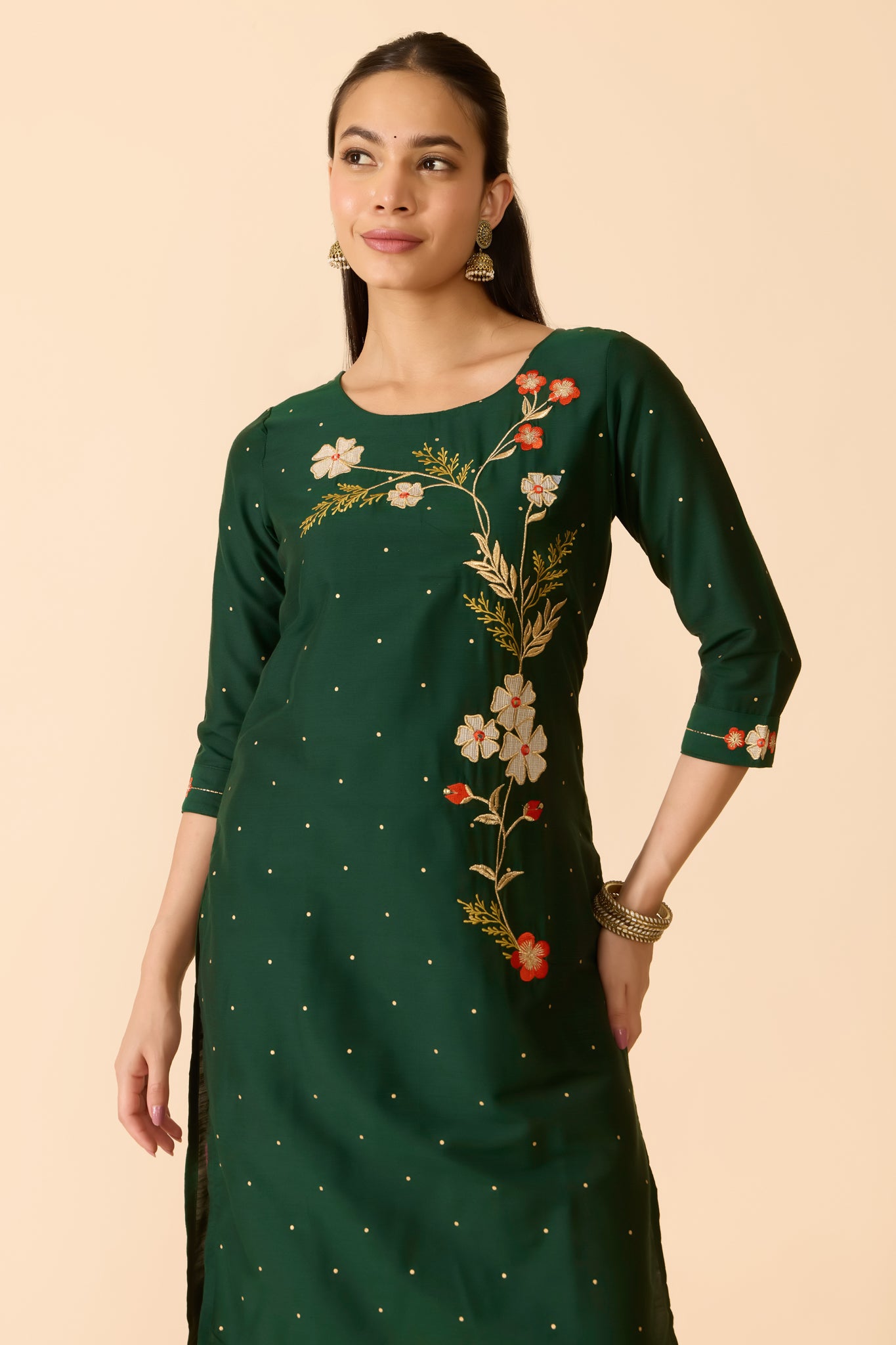 GREEN KURTA WITH FLORAL EMBROIDERY