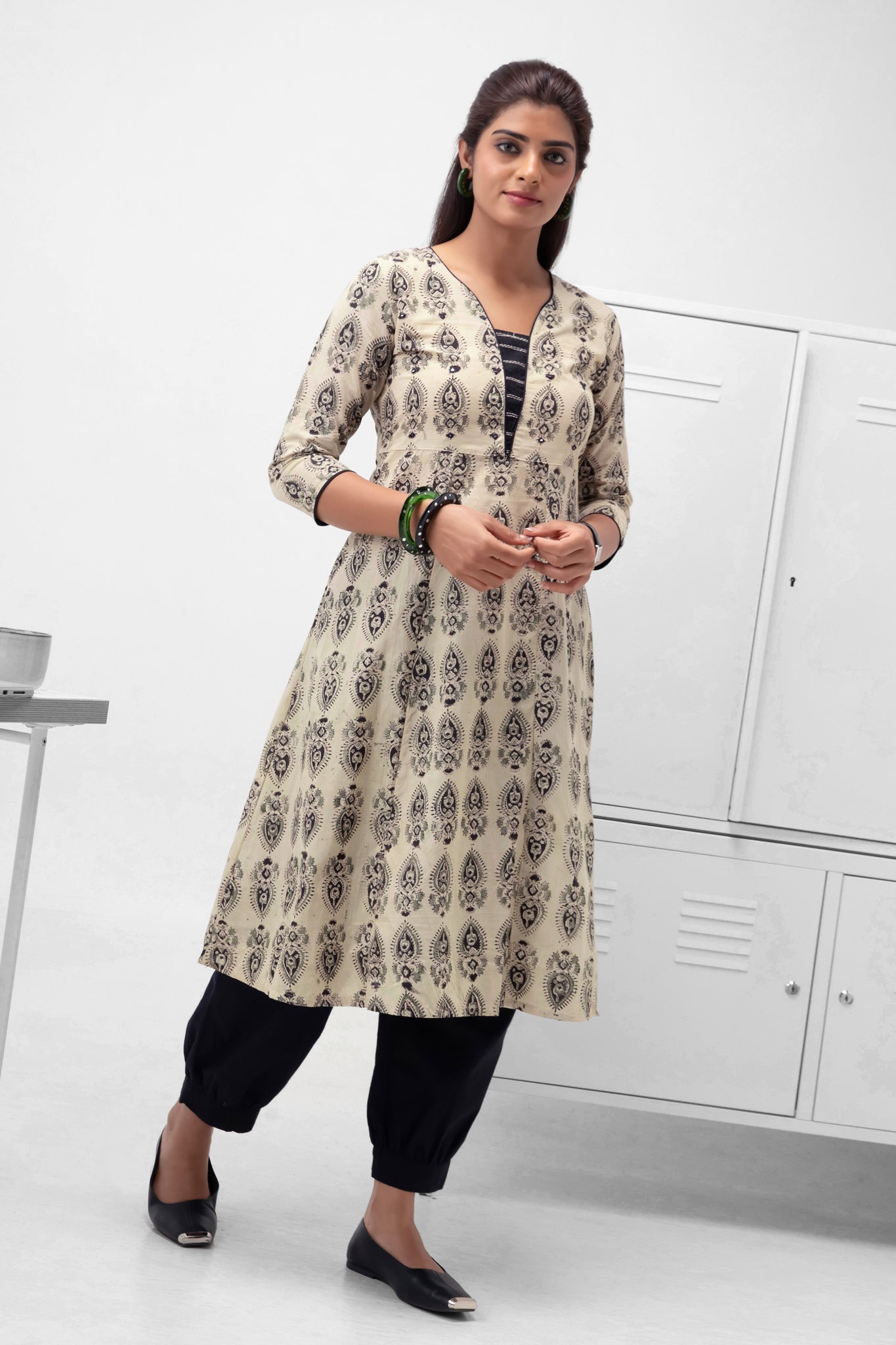 Workwear Off White Kalamkari Kurta