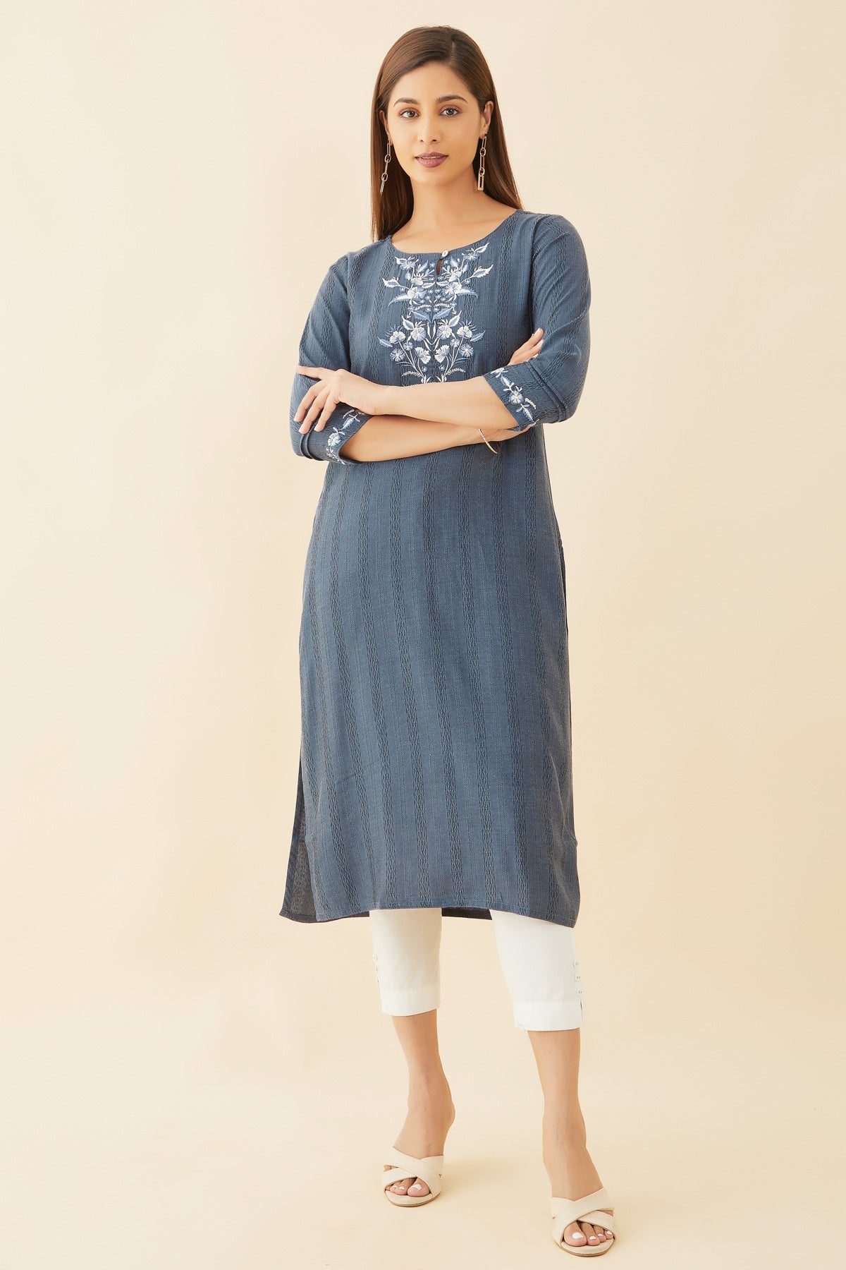 Contrast Floral Embroidered Kurta - Blue