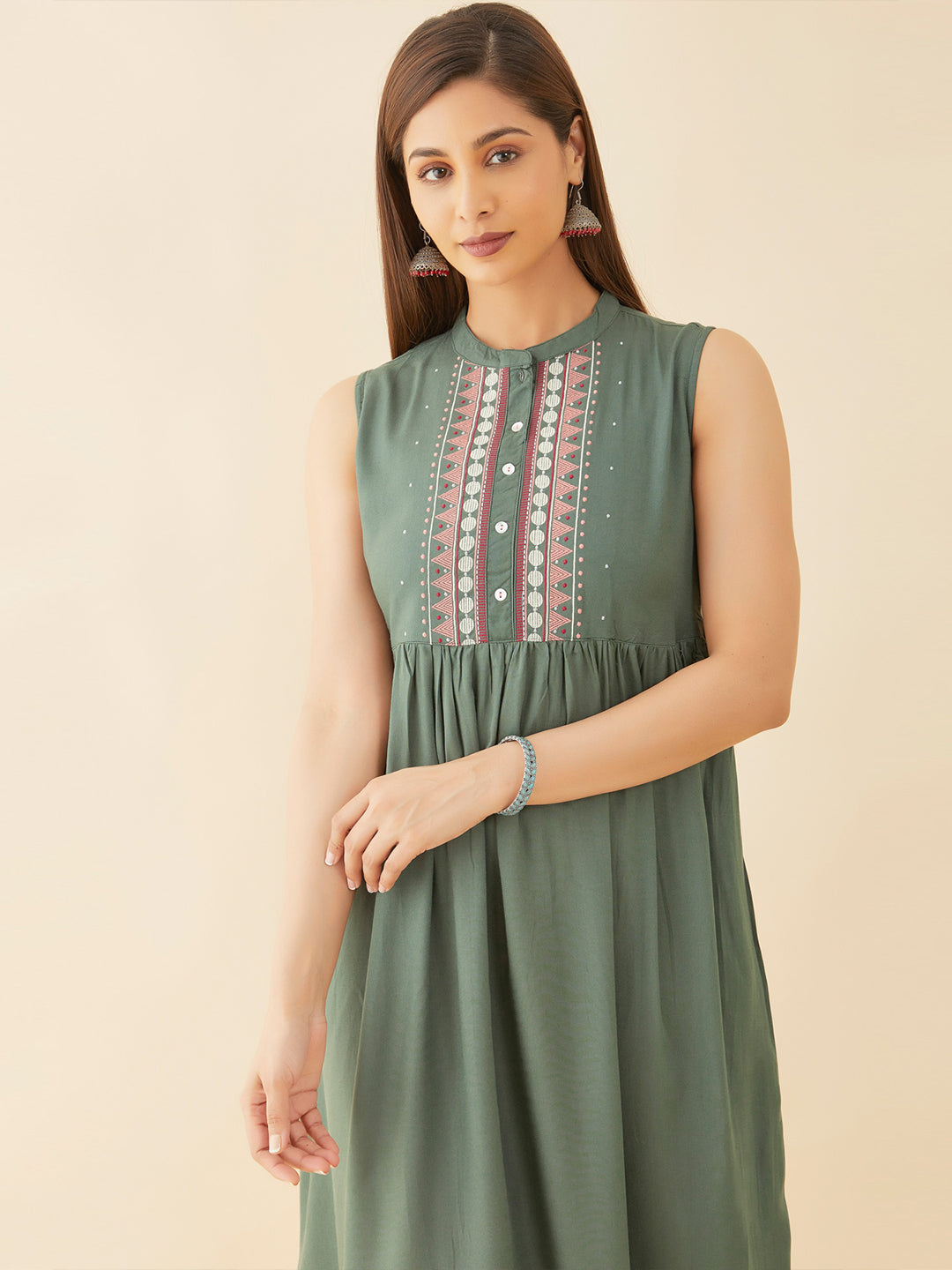 Geometric Motif Embroidered Kurta Green