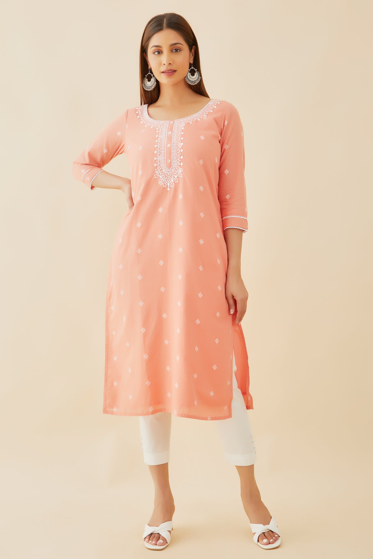 Foil Mirror Embellished With Geometric Embroidery & Dobby Weave Kurta - Peach