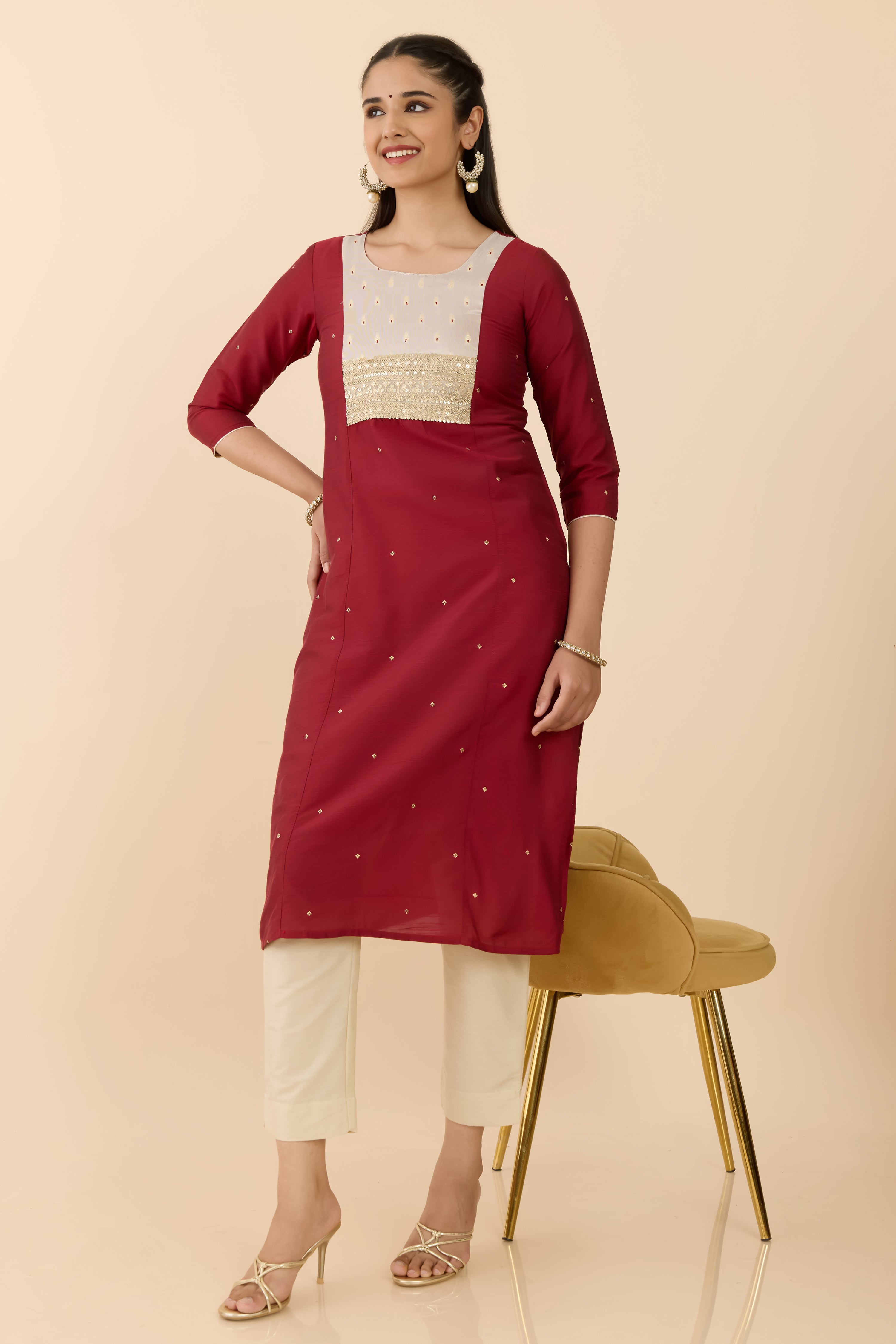 MAROON BUTTA PRINTED STRAIGHT CUT KURTA