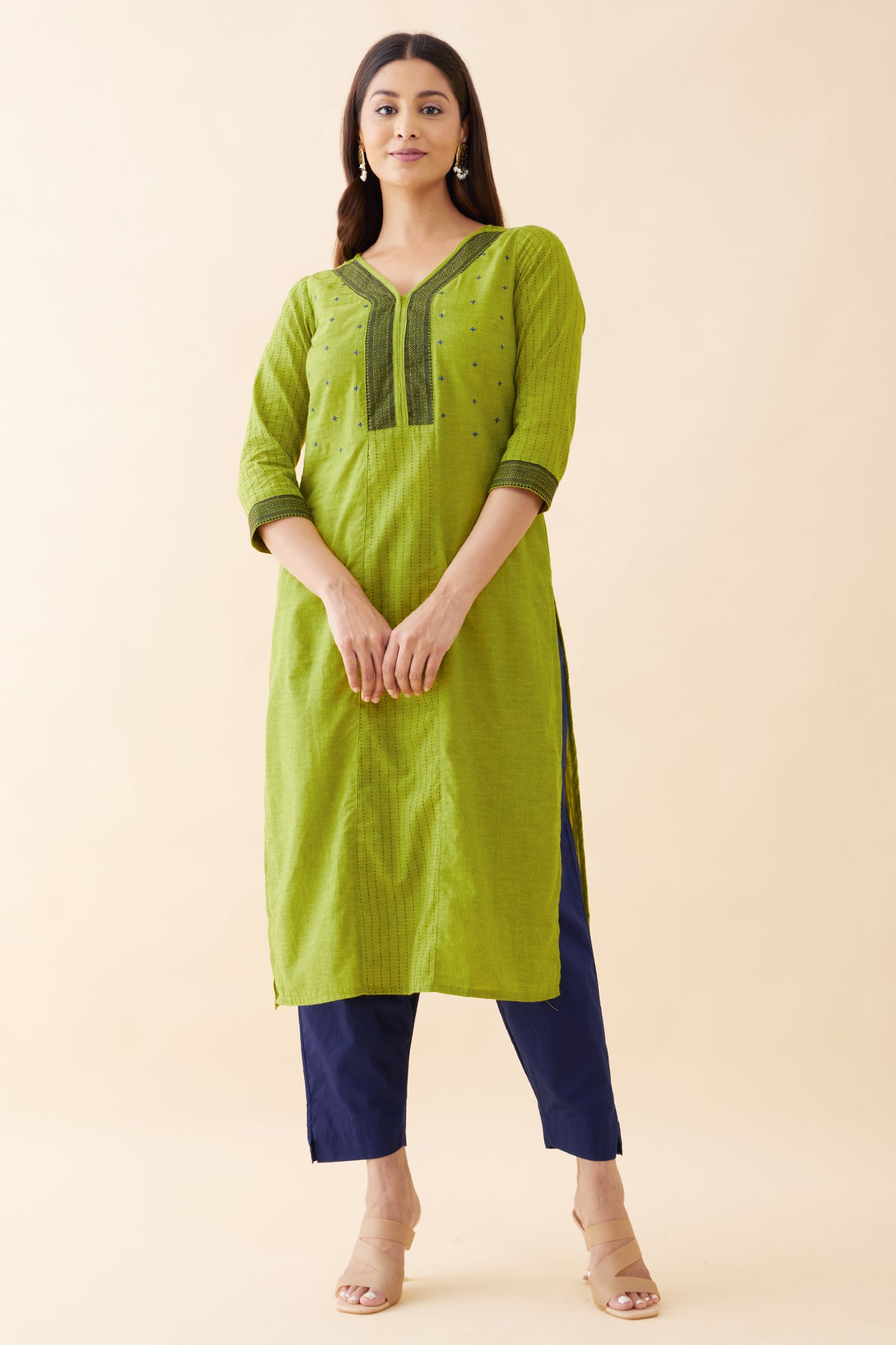 Dobby Weave Embroidered Kurta - Green