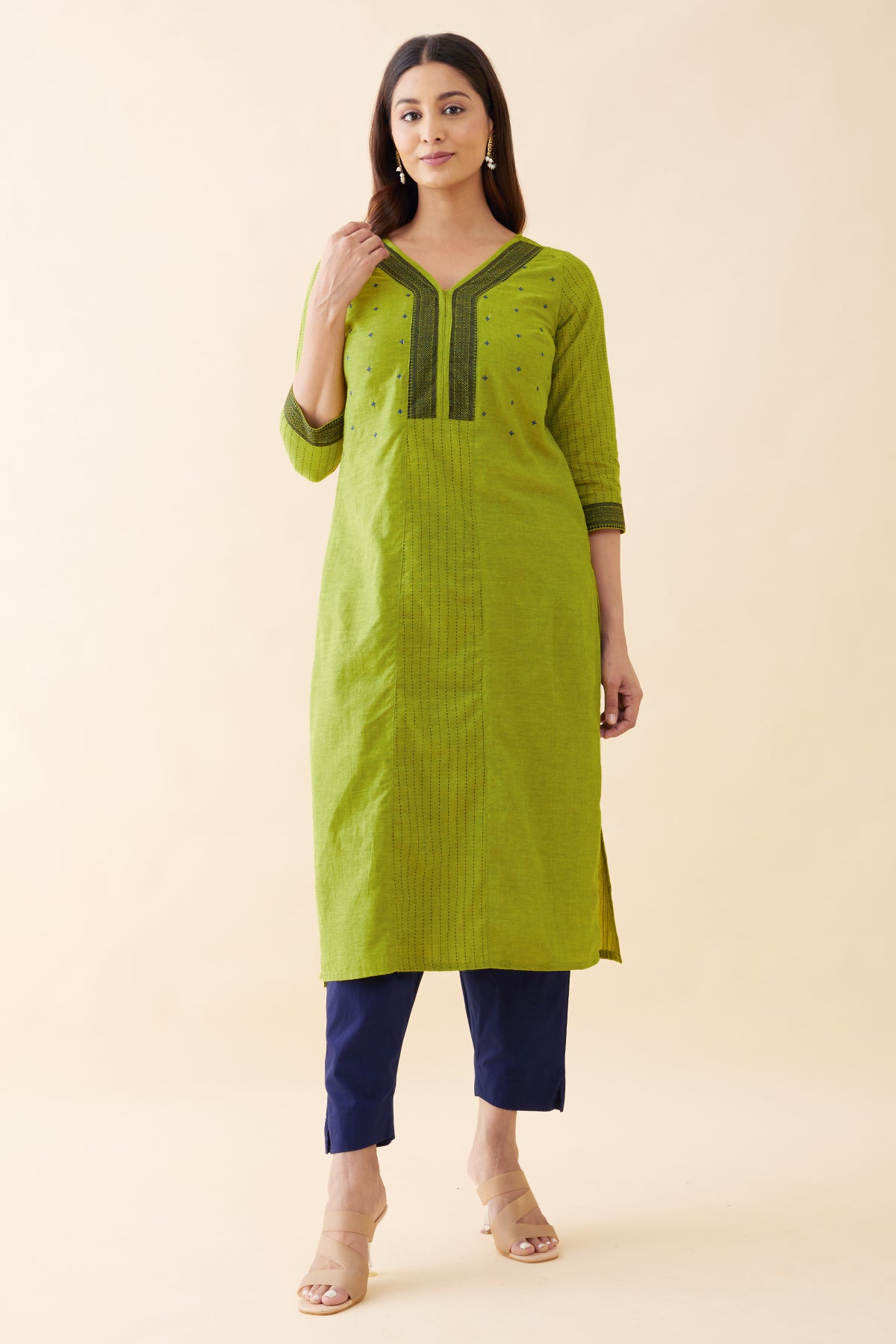 Dobby Weave Embroidered Kurta - Green