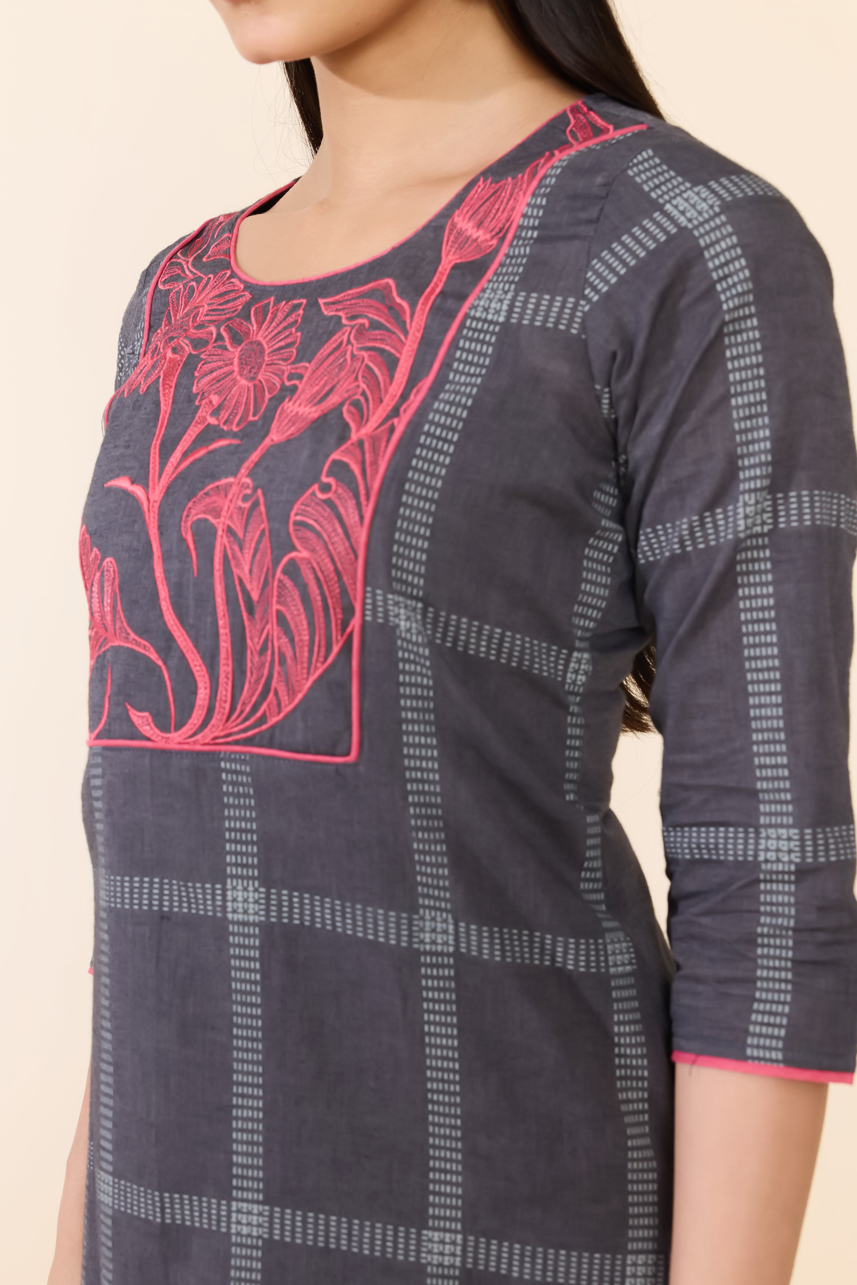GRAY CHECKED FLORAL EMBROIDERED COTTON KURTA