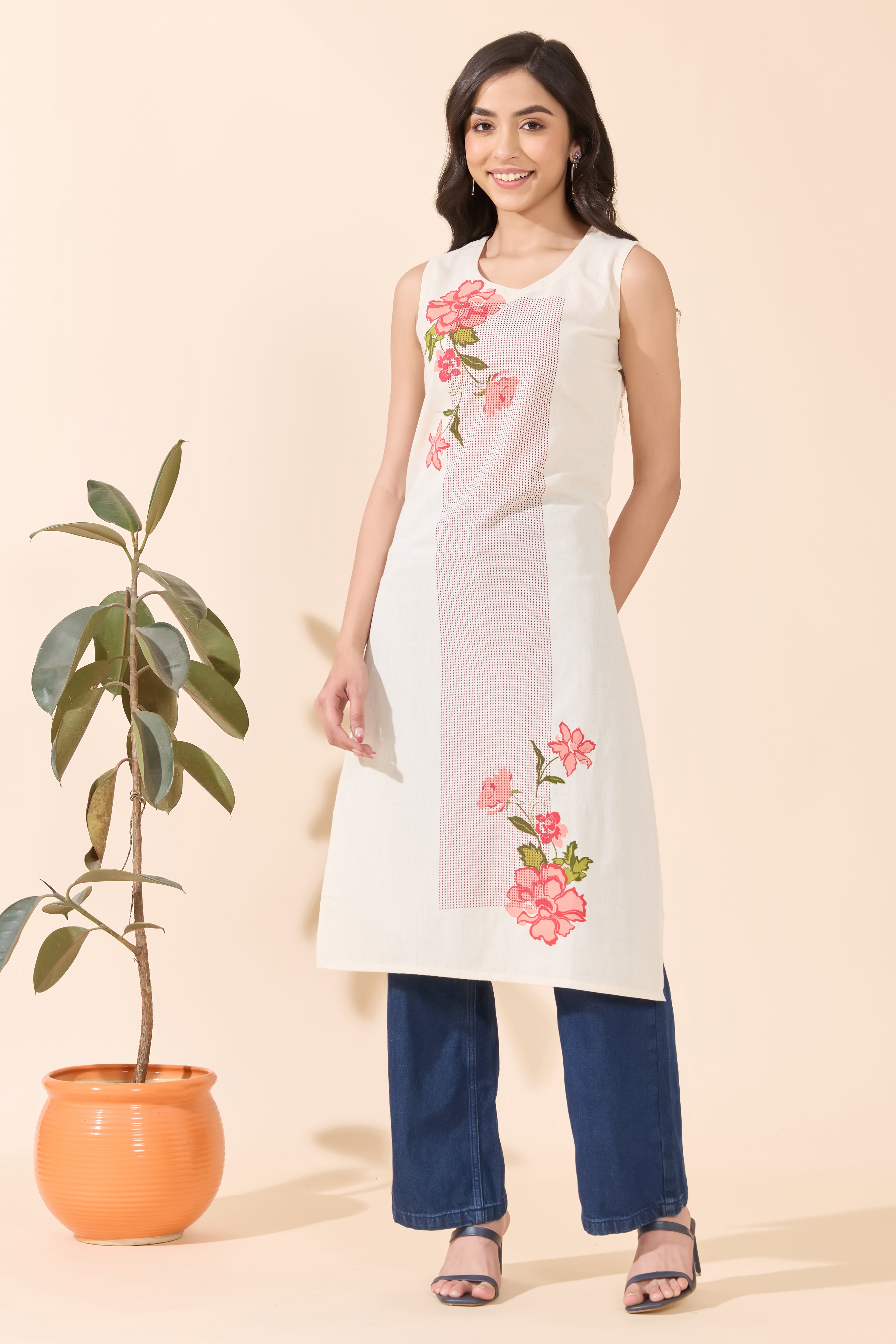 OFF WHITE CONTEMPORARY FLORAL PRINTED STRAIGHT CUT KURTA