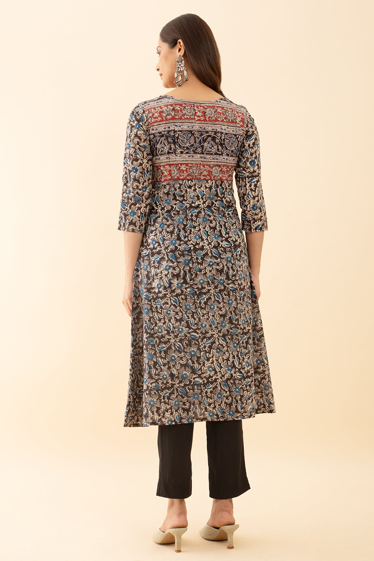Classic Black Kurta with Ditsy Floral Print with Button