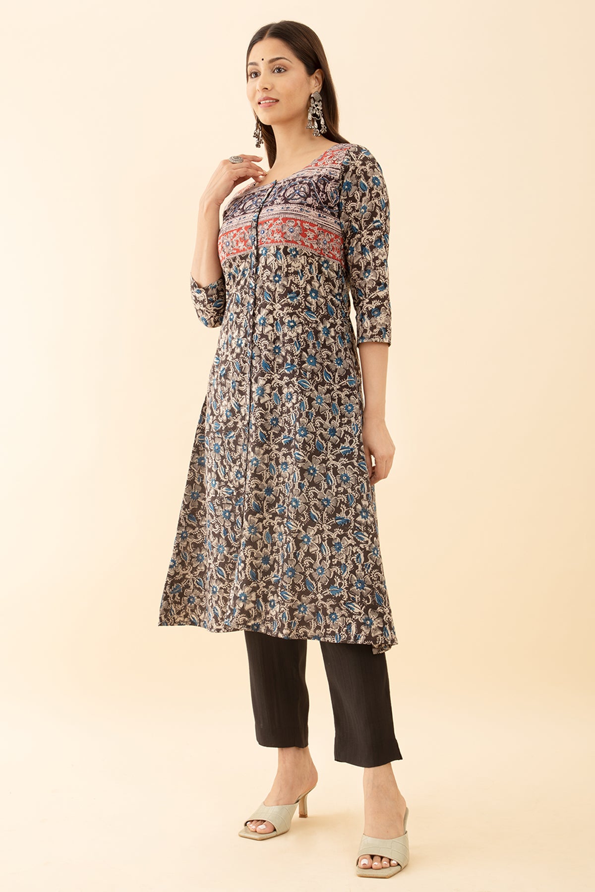 Classic Black Kurta with Ditsy Floral Print with Button