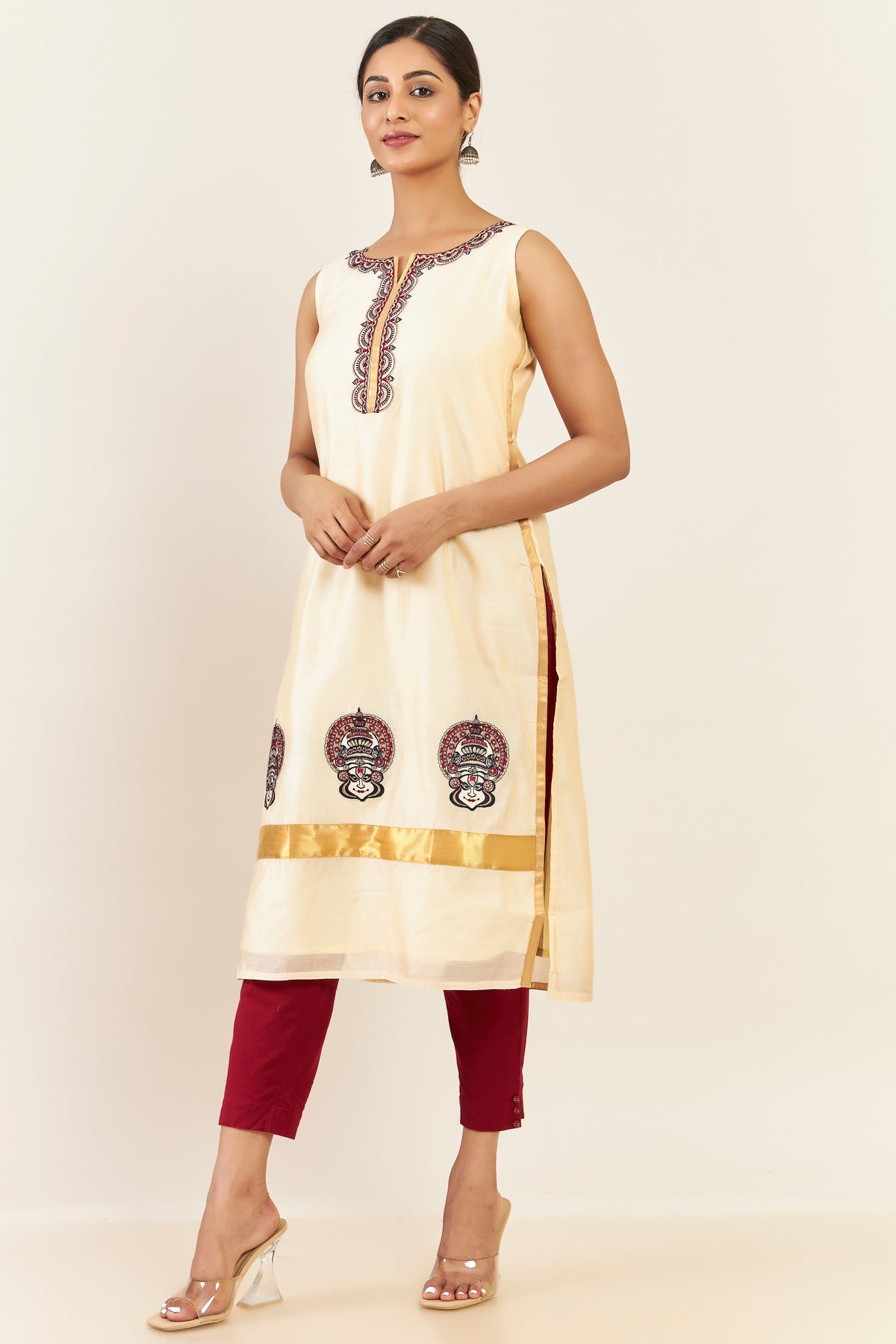 Contrast Kathakali & Scallop Embroidered Sleeveless Kurta - Red
