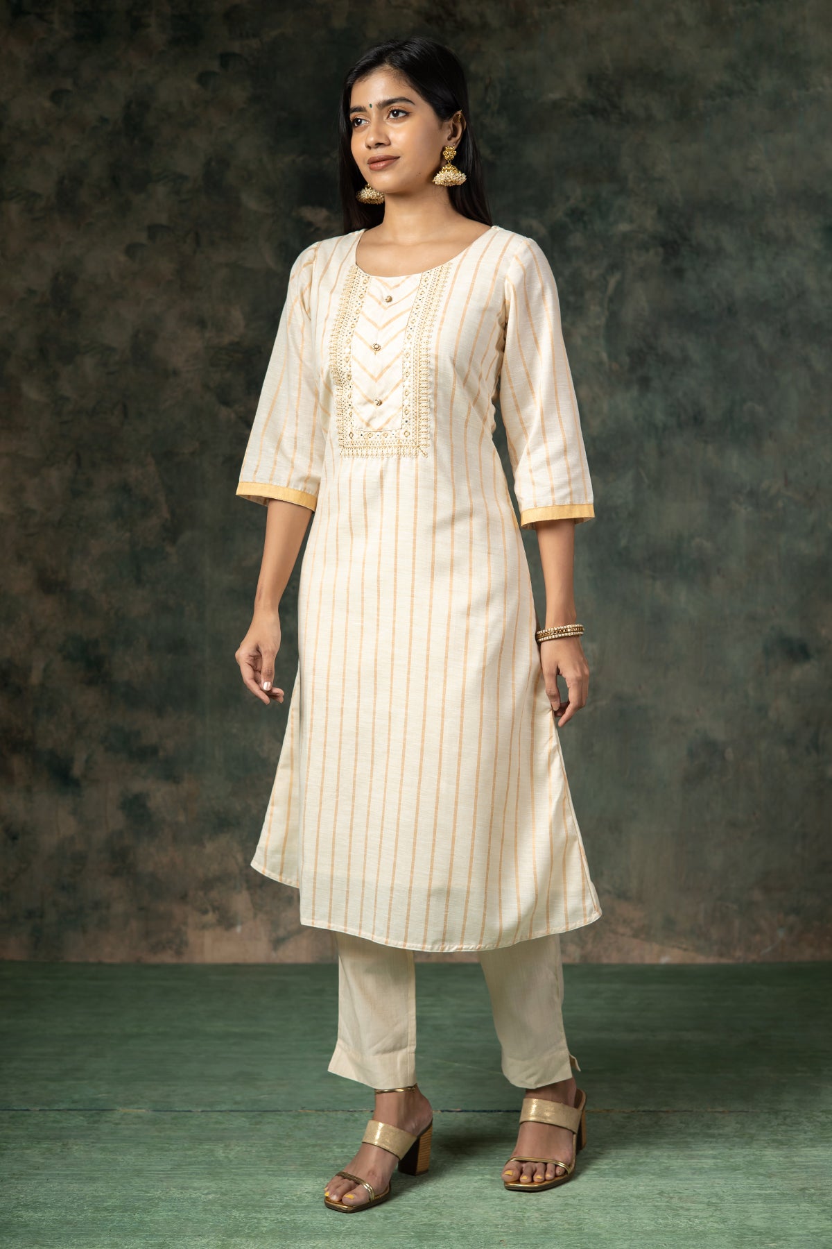 Geometric Motif Embroidered With Gold Striped Kurta Off White