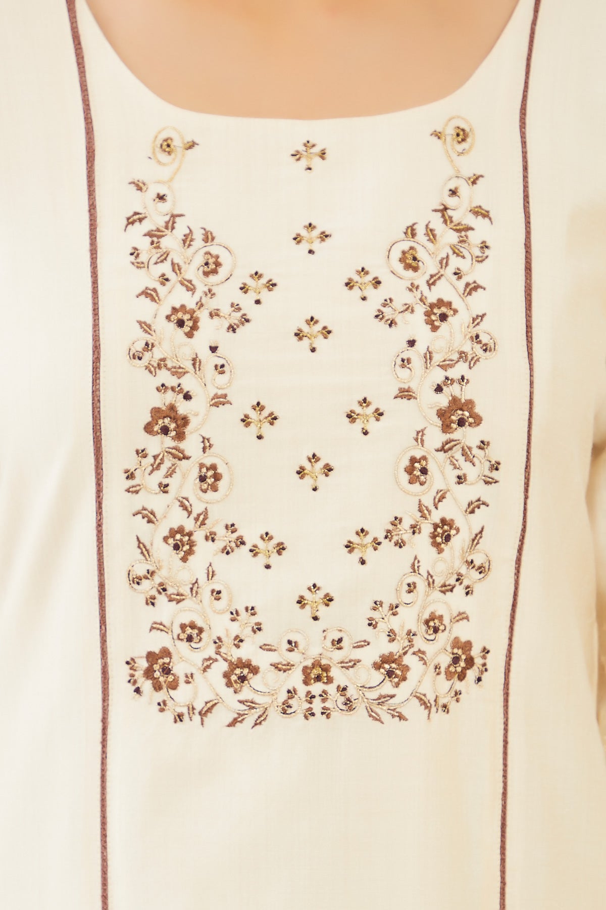 Floral Scroll Motif Embroidered Kurta - Off-White