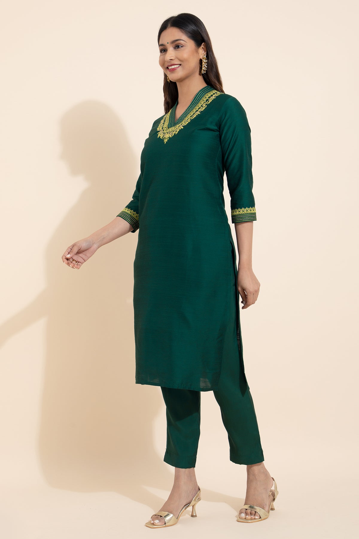 Floral Embroidered Kurta - Green