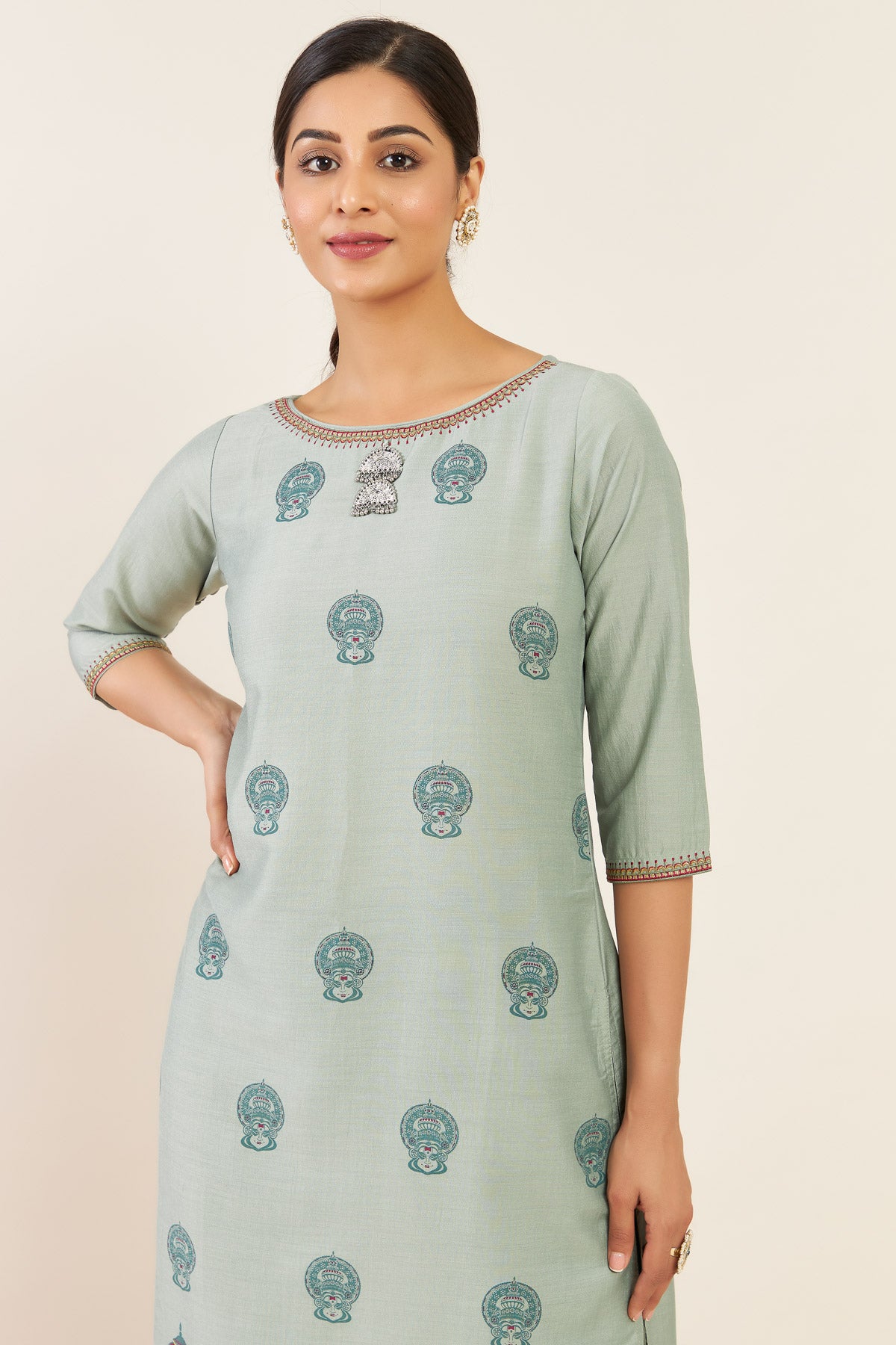 All Over Kathakali Print With Scallop Embroidered Kurta Green