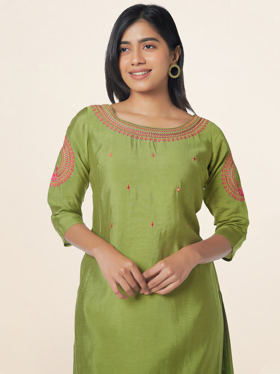 Geometric Motif Embroidery With Foil Mirror Butta Embellished Kurta Green