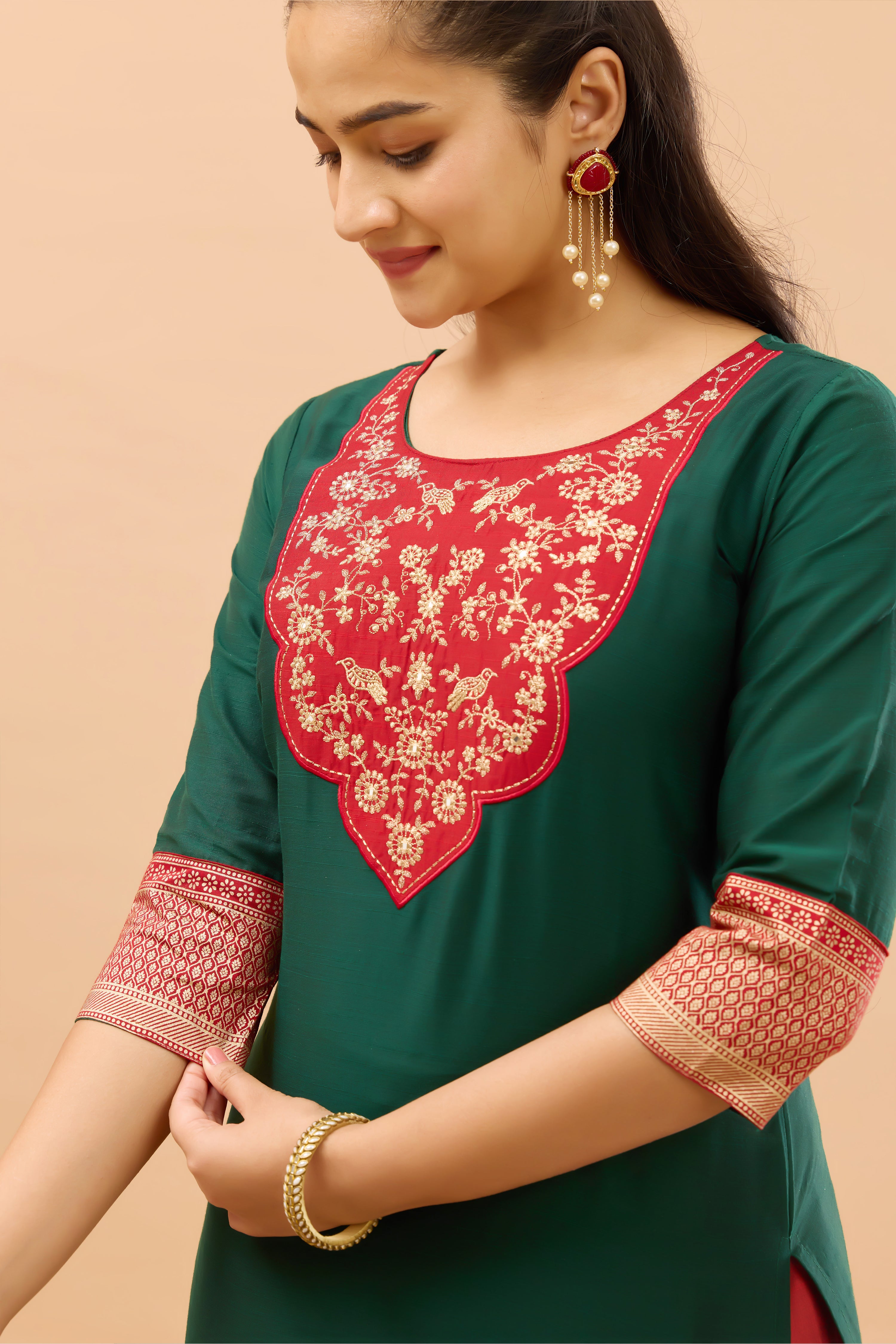 Vanasingaram Embroidered Green & Red Kurta