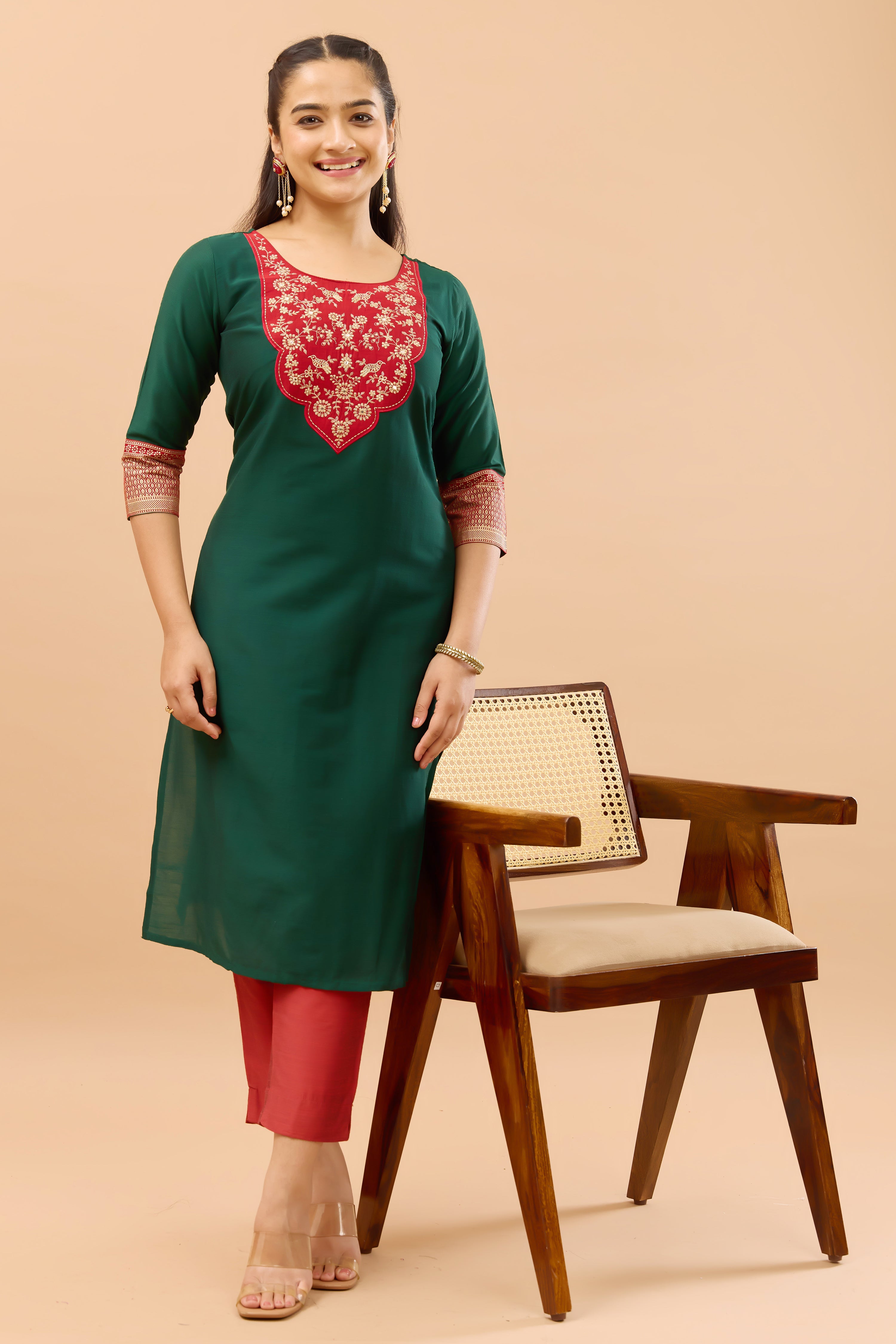 Vanasingaram Embroidered Green & Red Kurta