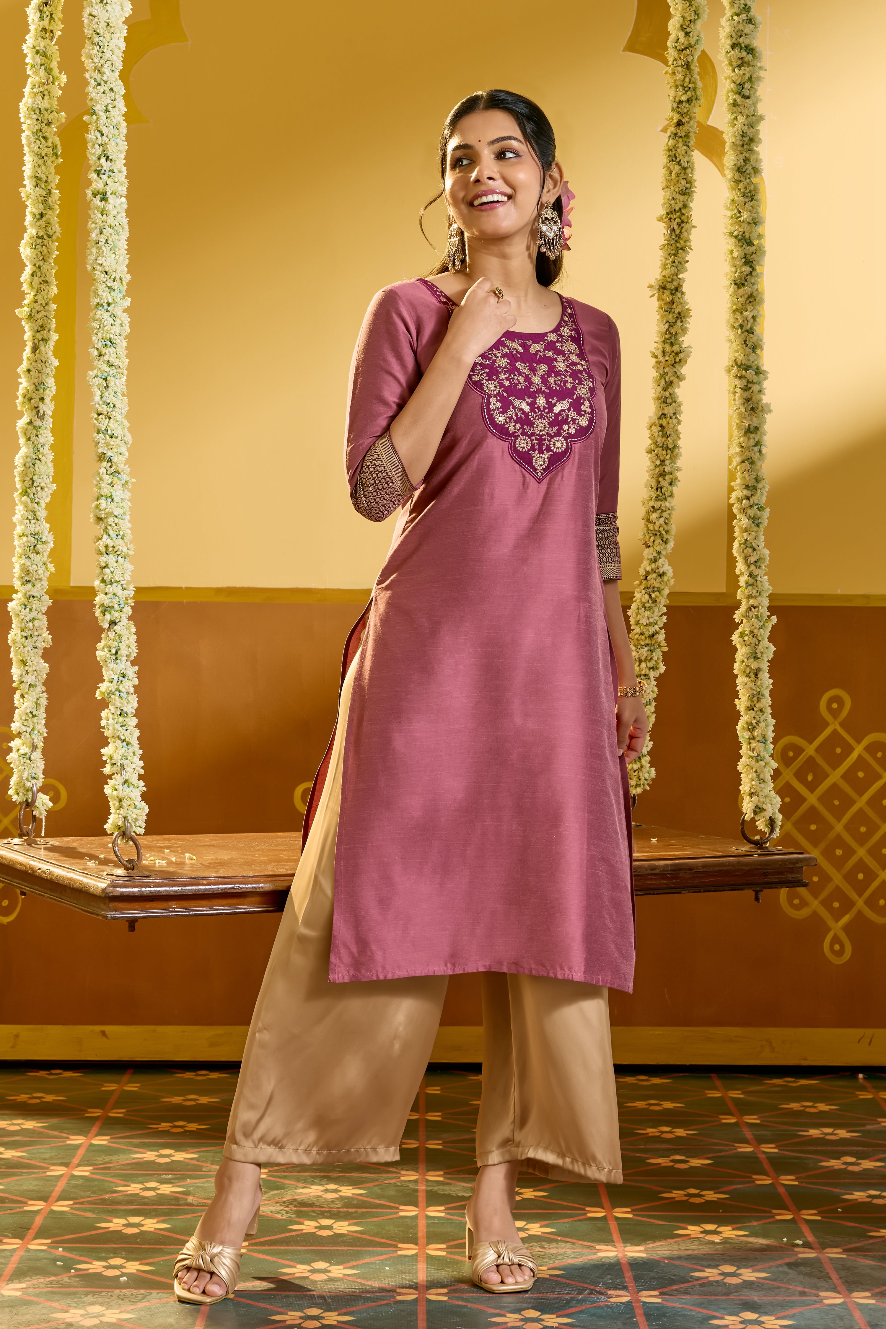 Vanasingaram Embroidered Magenta Kurta