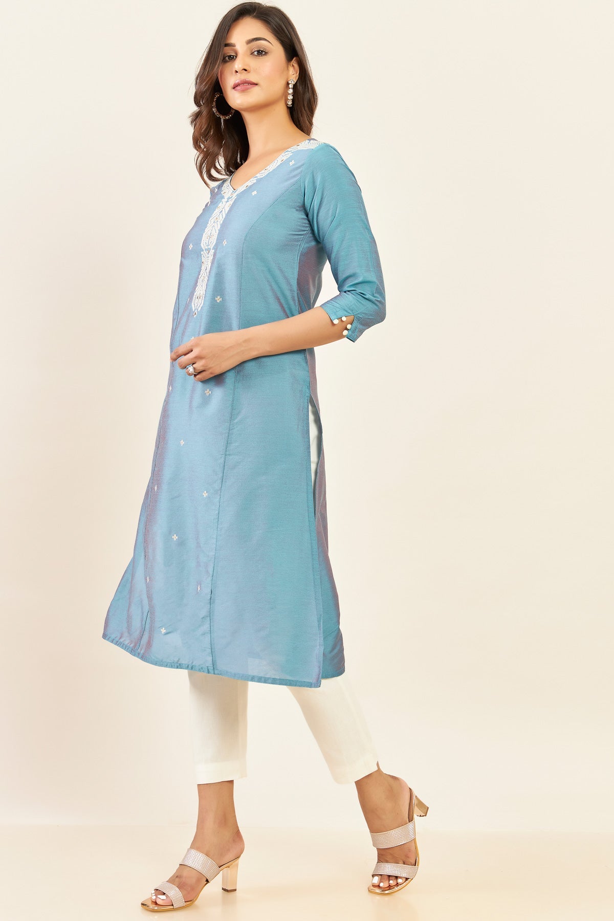 Foil Mirror Work With Contrast Embroidered Kurta - Blue