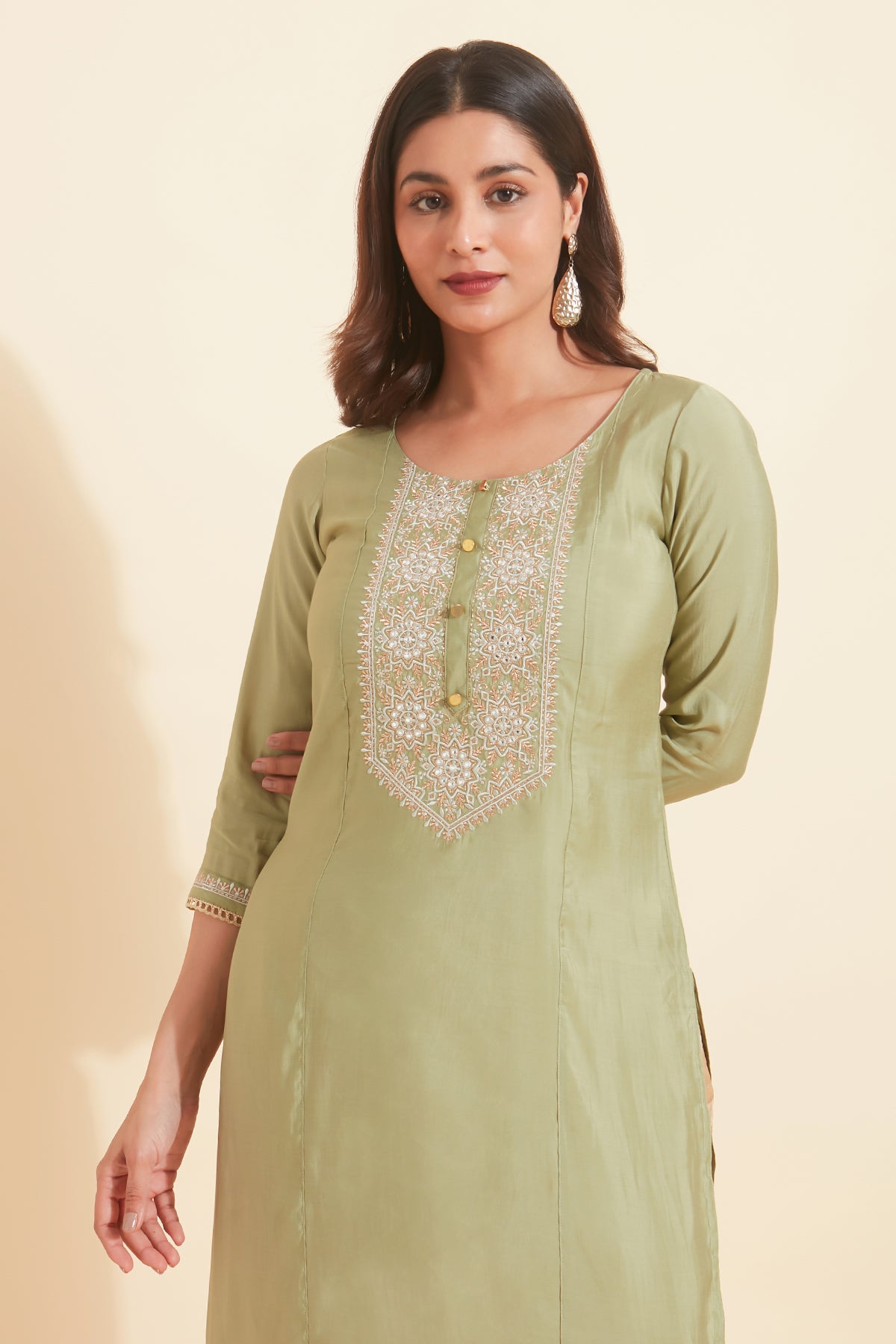 Mandala Embroidered With Foil Mirror Embellished Kurta Green