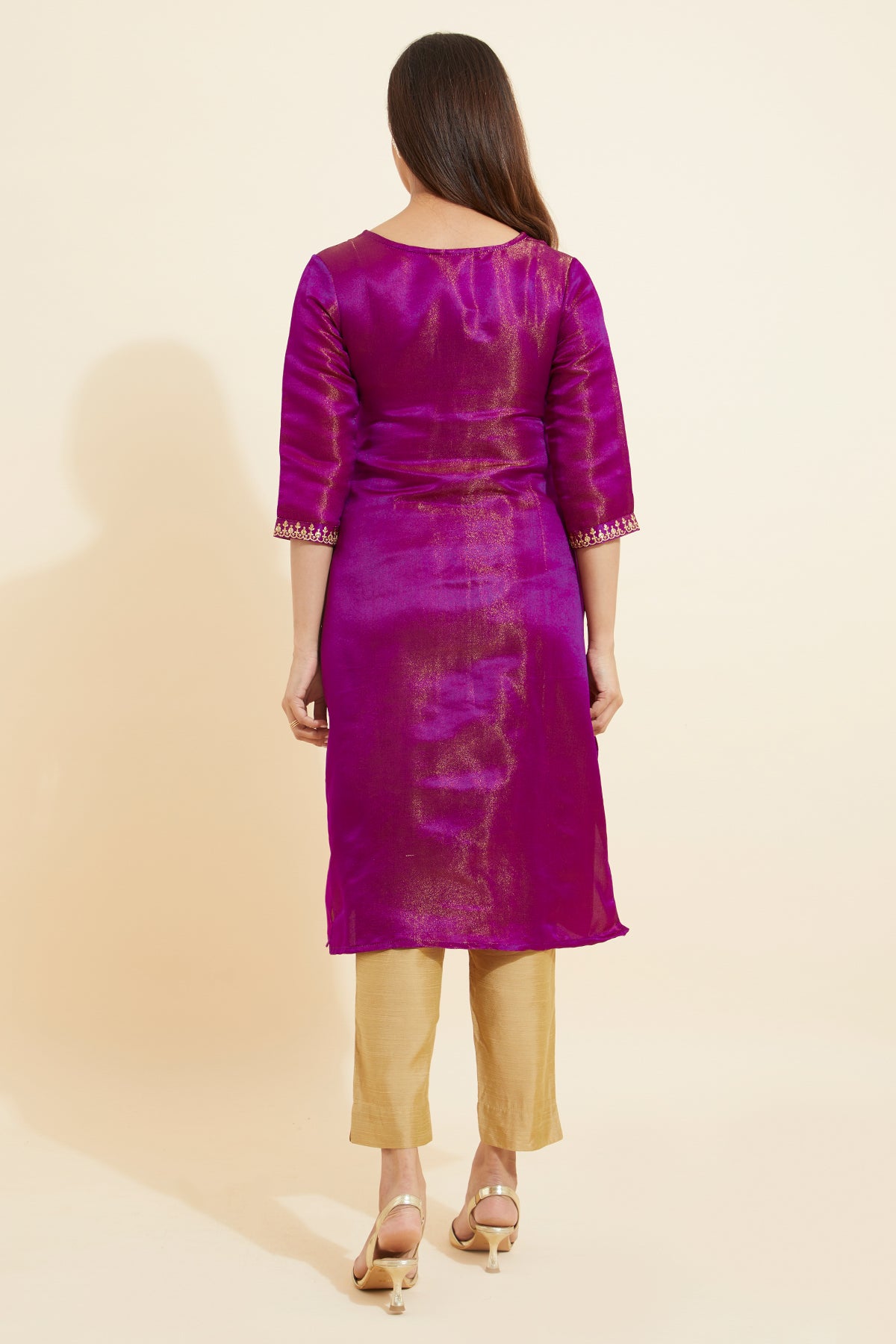 Floral Embroidered Kurta - Magenta