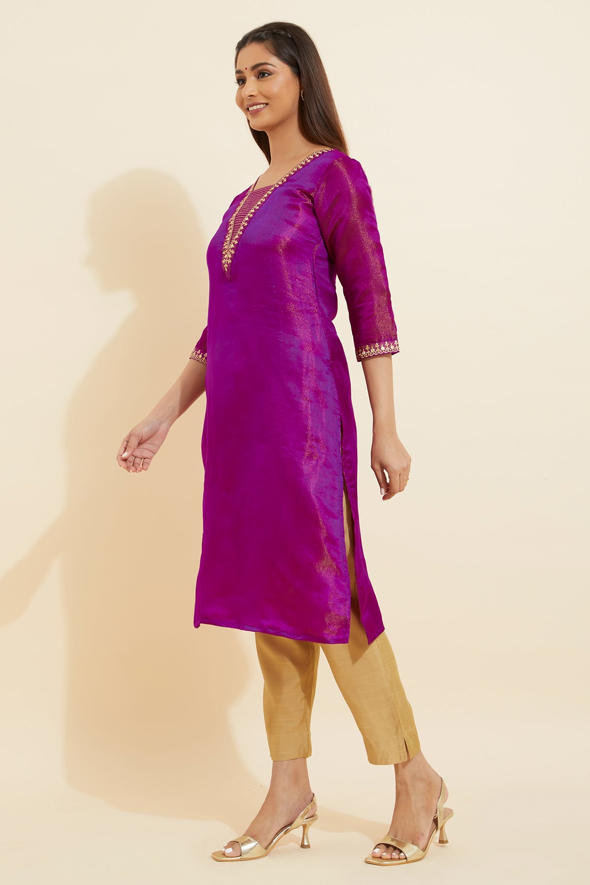 Floral Embroidered Kurta - Magenta