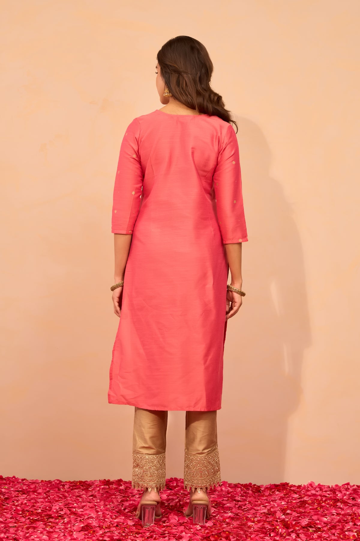 Jewel Inspired Floral Embroidered Kurta - Peach
