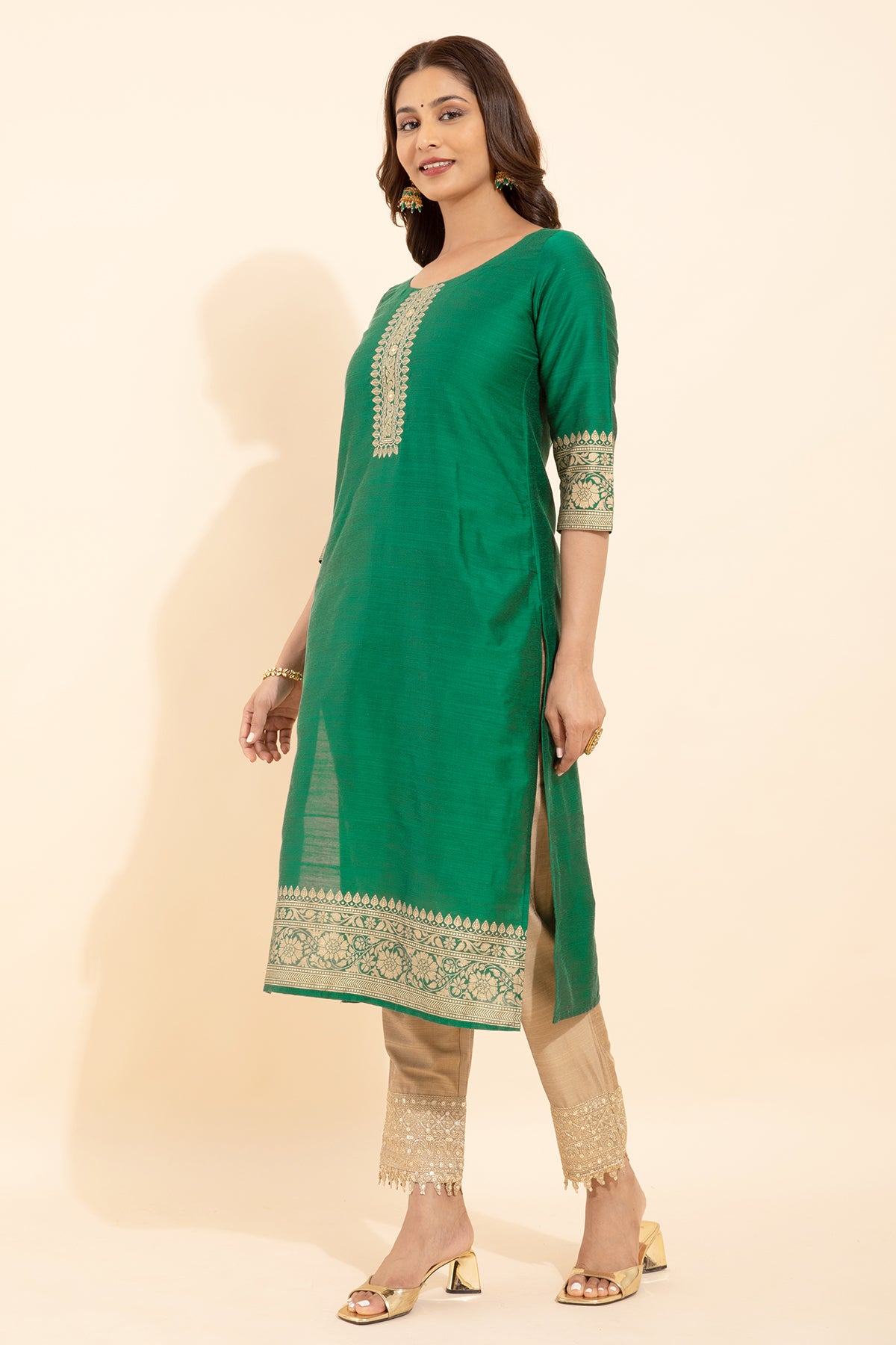 Contrast Floral Embroidered Yoke Kurta Green