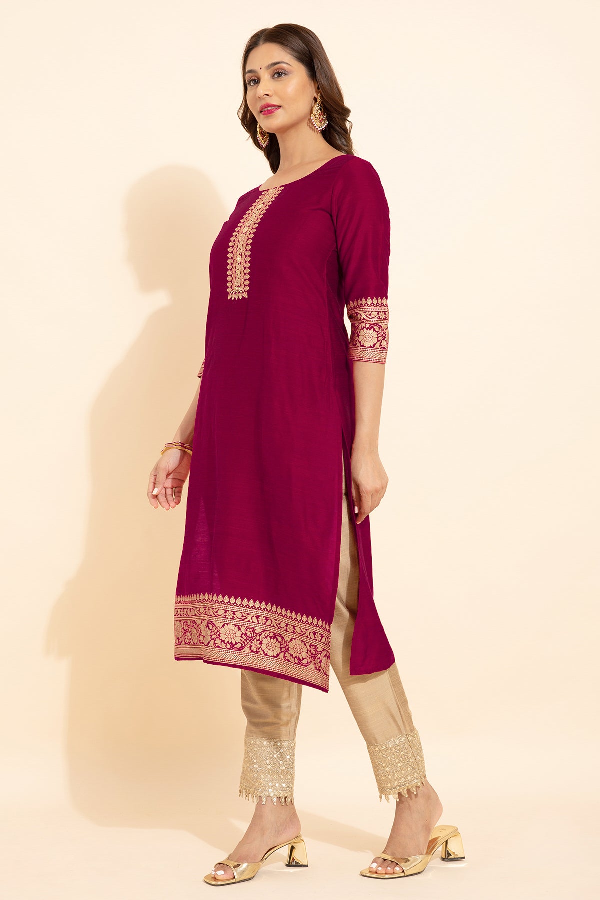 Contrast Floral Embroidered Yoke Kurta Pink