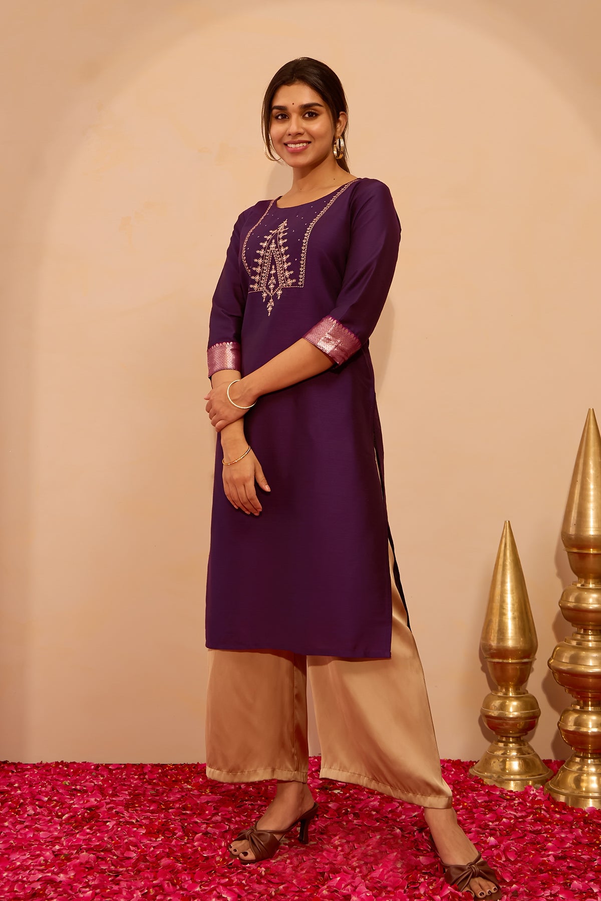 Floral Embroidered Kurta - Wine