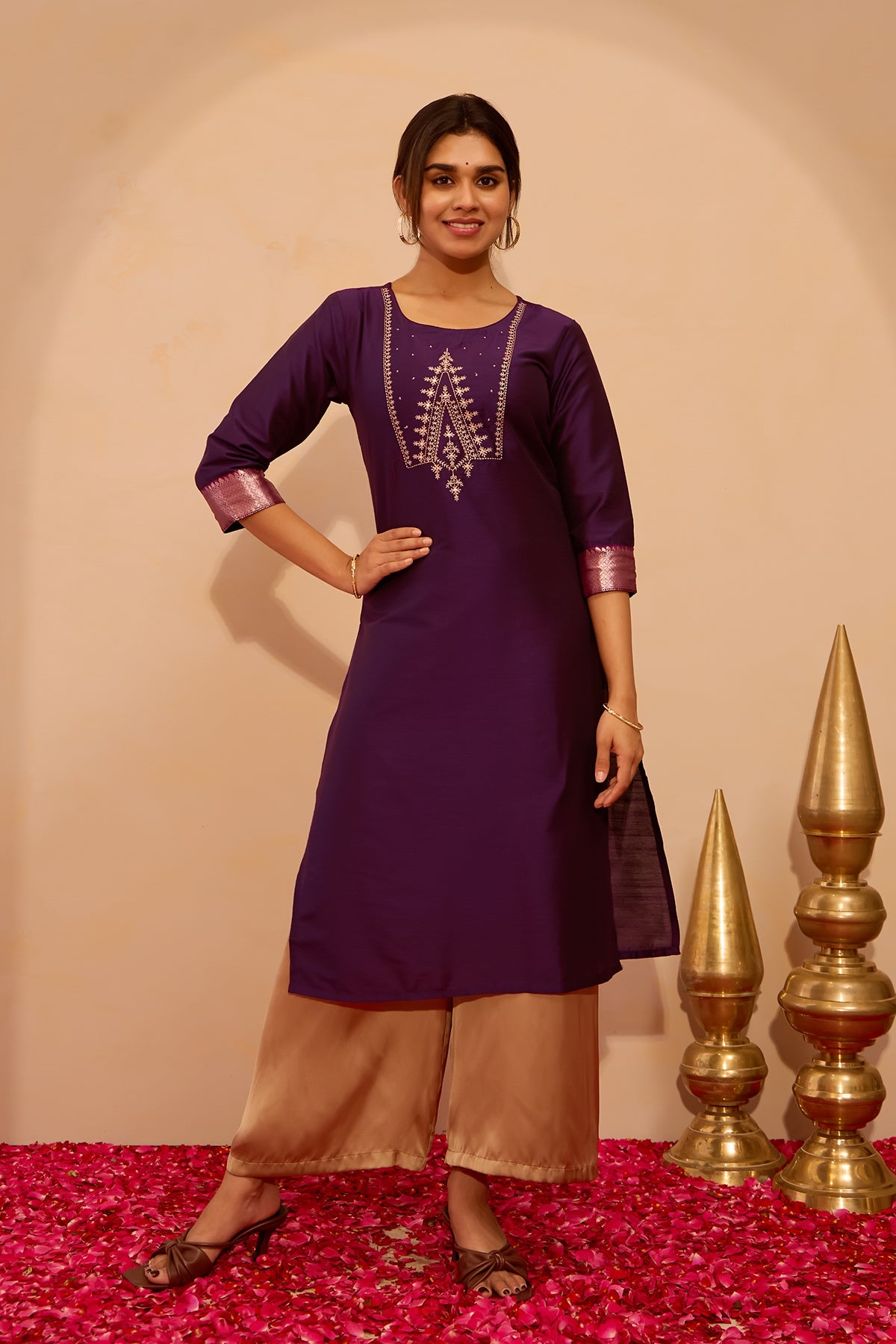 Floral Embroidered Kurta - Wine