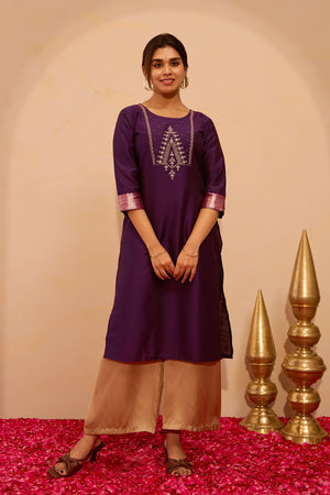 Floral Embroidered Kurta - Wine