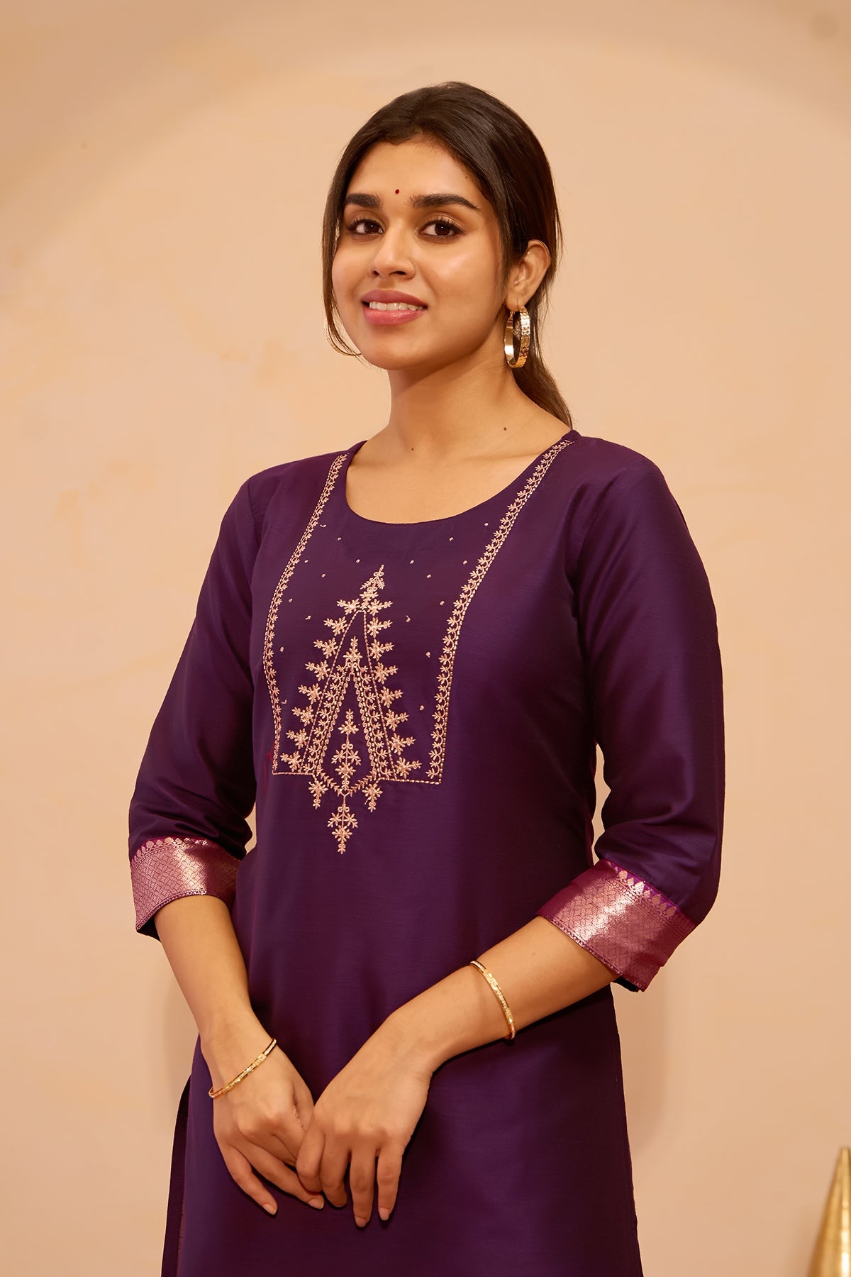 Floral Embroidered Kurta - Wine