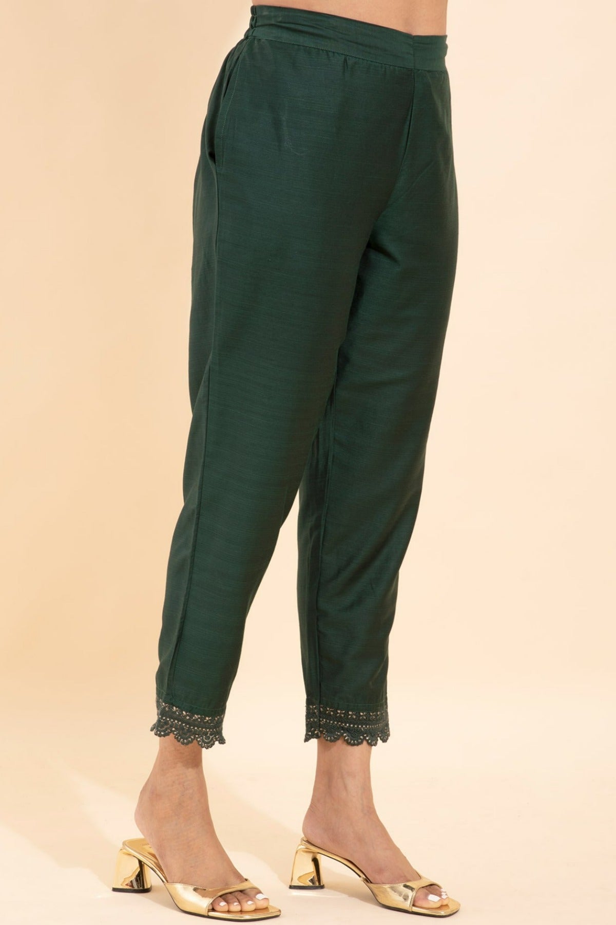 Solid Straight Pant With Scallop Border - Green