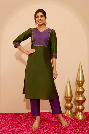 Floral Embroidered Kurta with Contrast Yoke - Green
