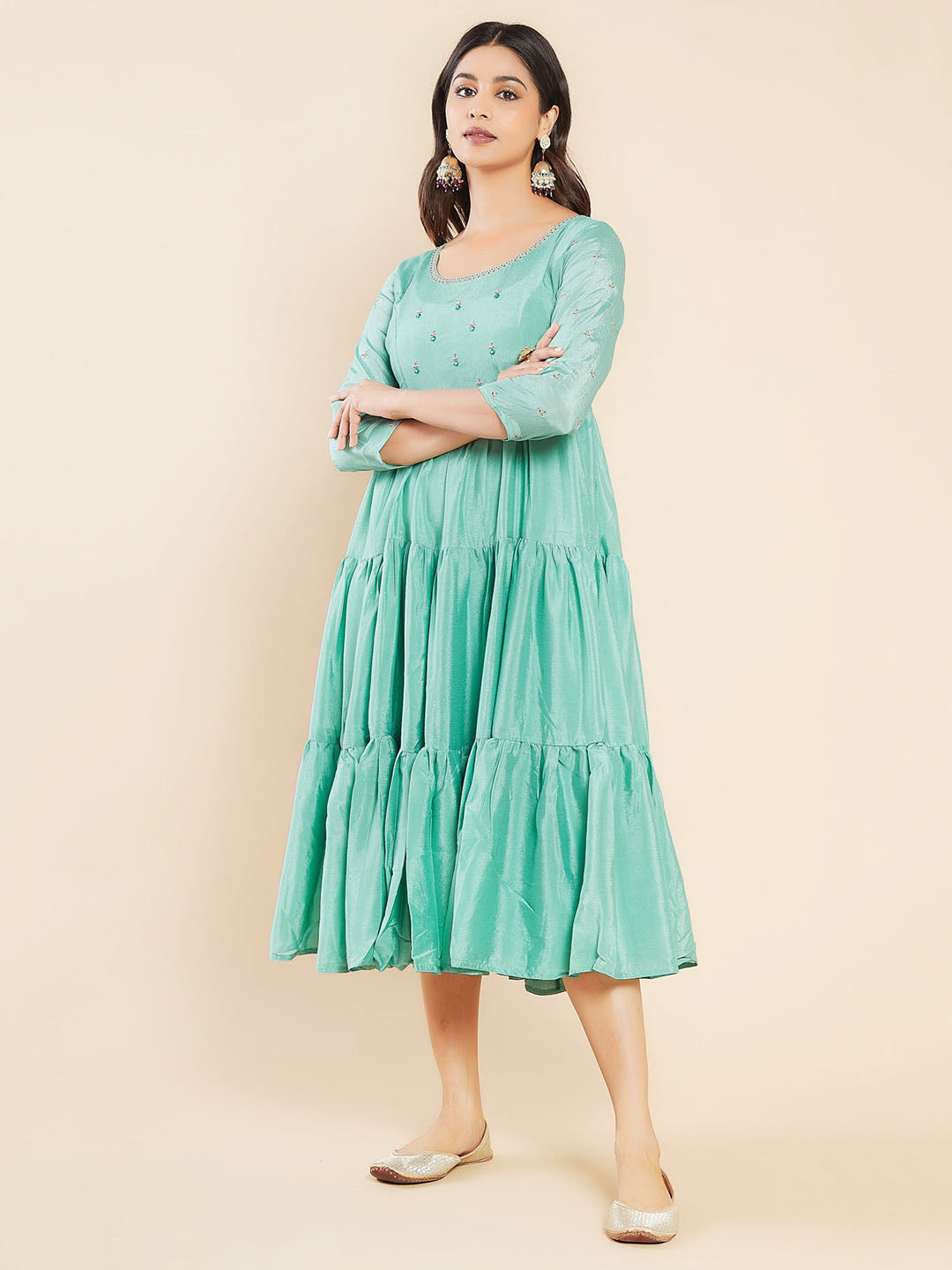 Contrast Foil Mirror Embroidered Tiered A Line Kurta Green