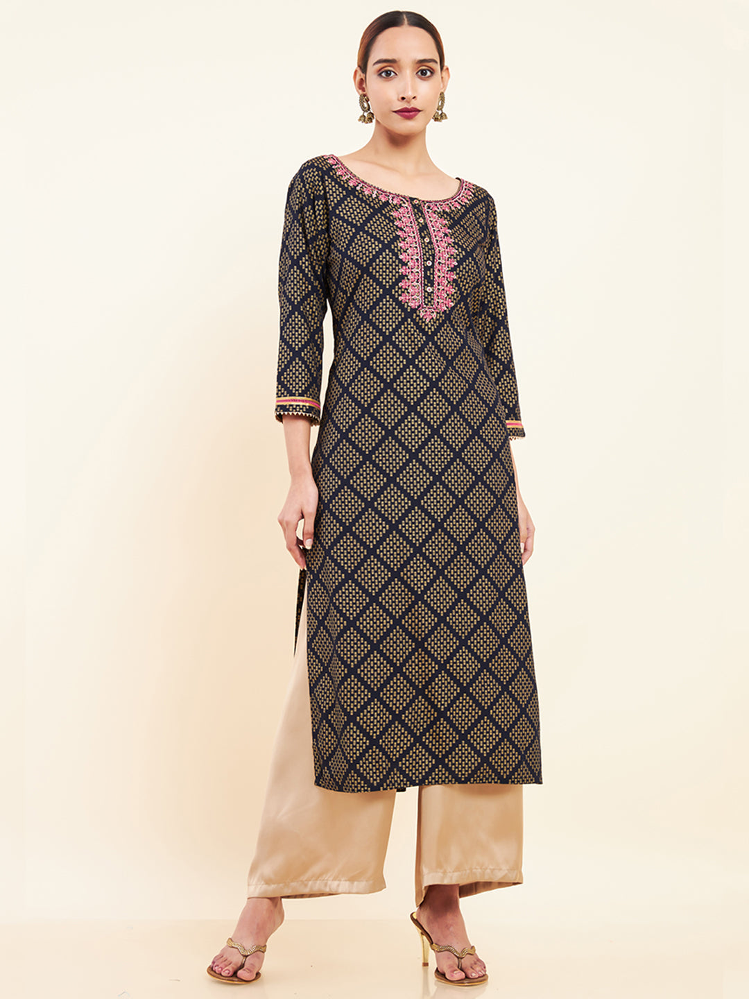 Contrast Daisy Motif Embroidered Gold Geometric Self Printed Kurta Navy