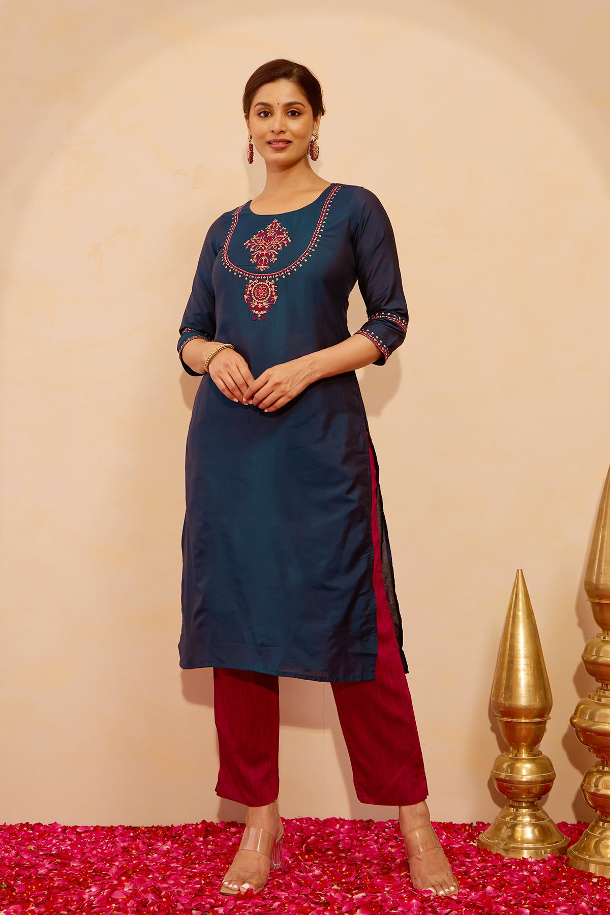 Jewel Inspired Floral Embroidered Kurta - Blue