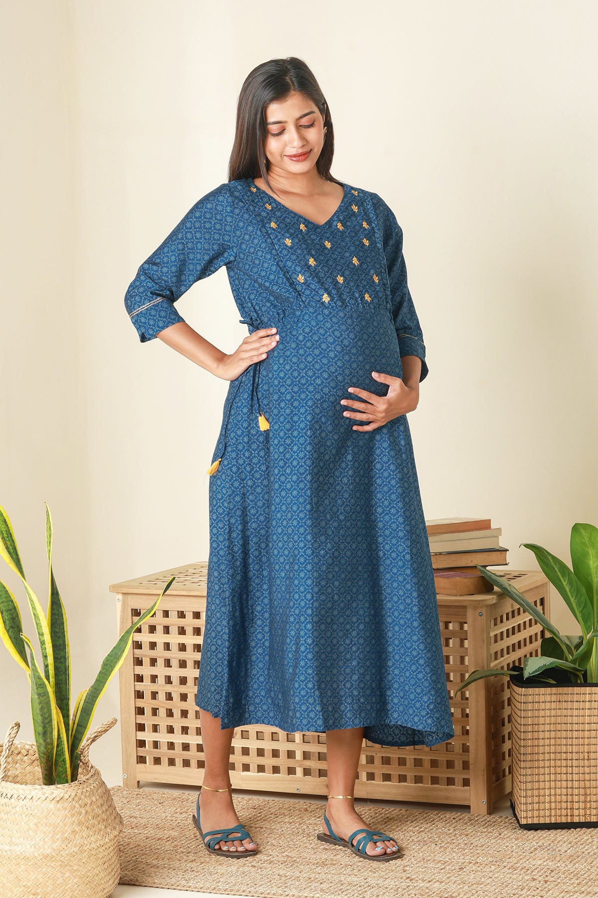 Ditsy Floral Printed Maternity Kurta with Embroidered Yoke Blue