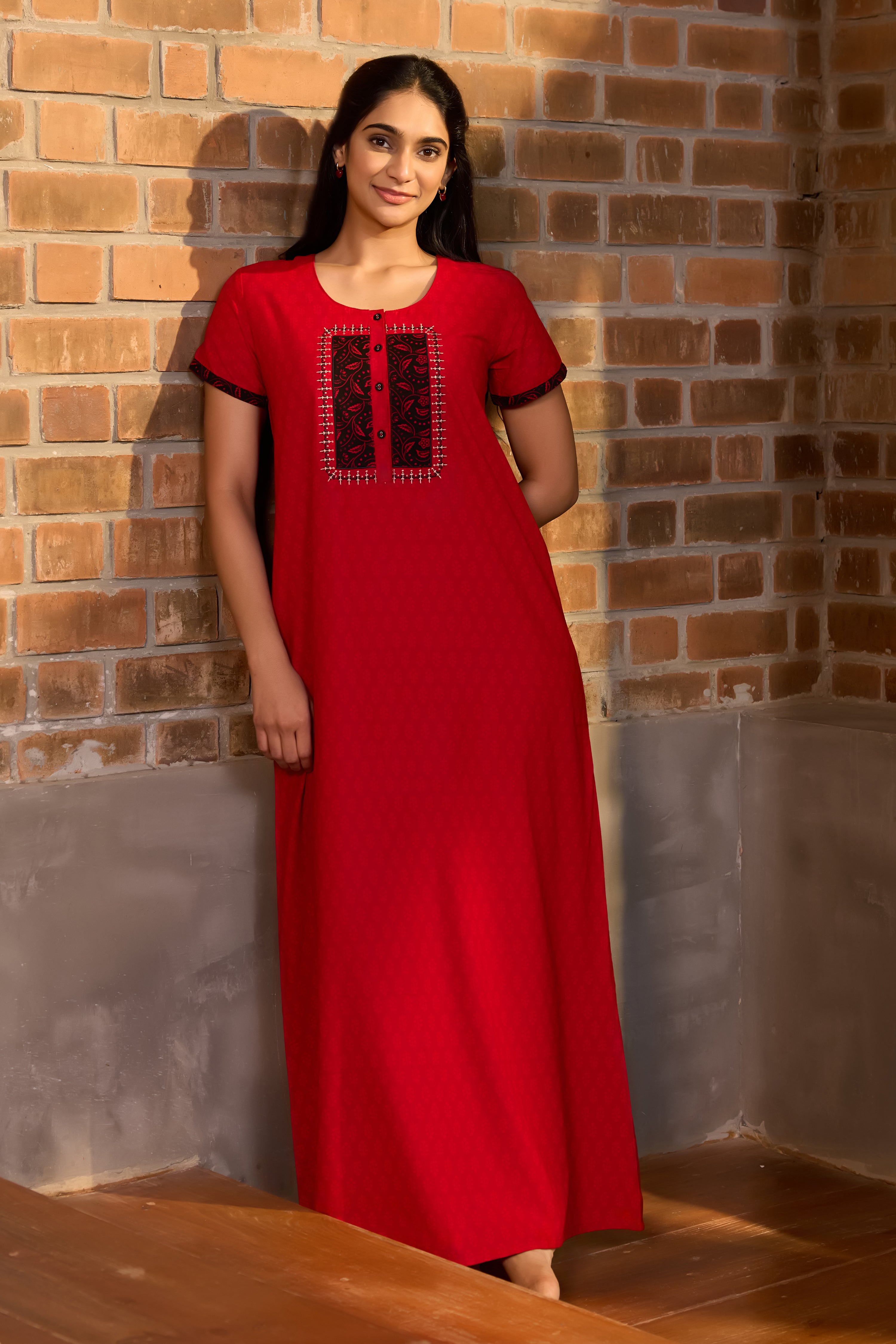 RED BUTTA PRINT COTTON NIGHTWEAR