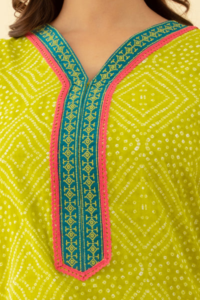 Printed Bandhani Green Cotton Nighty: V-Neck Embroiderery