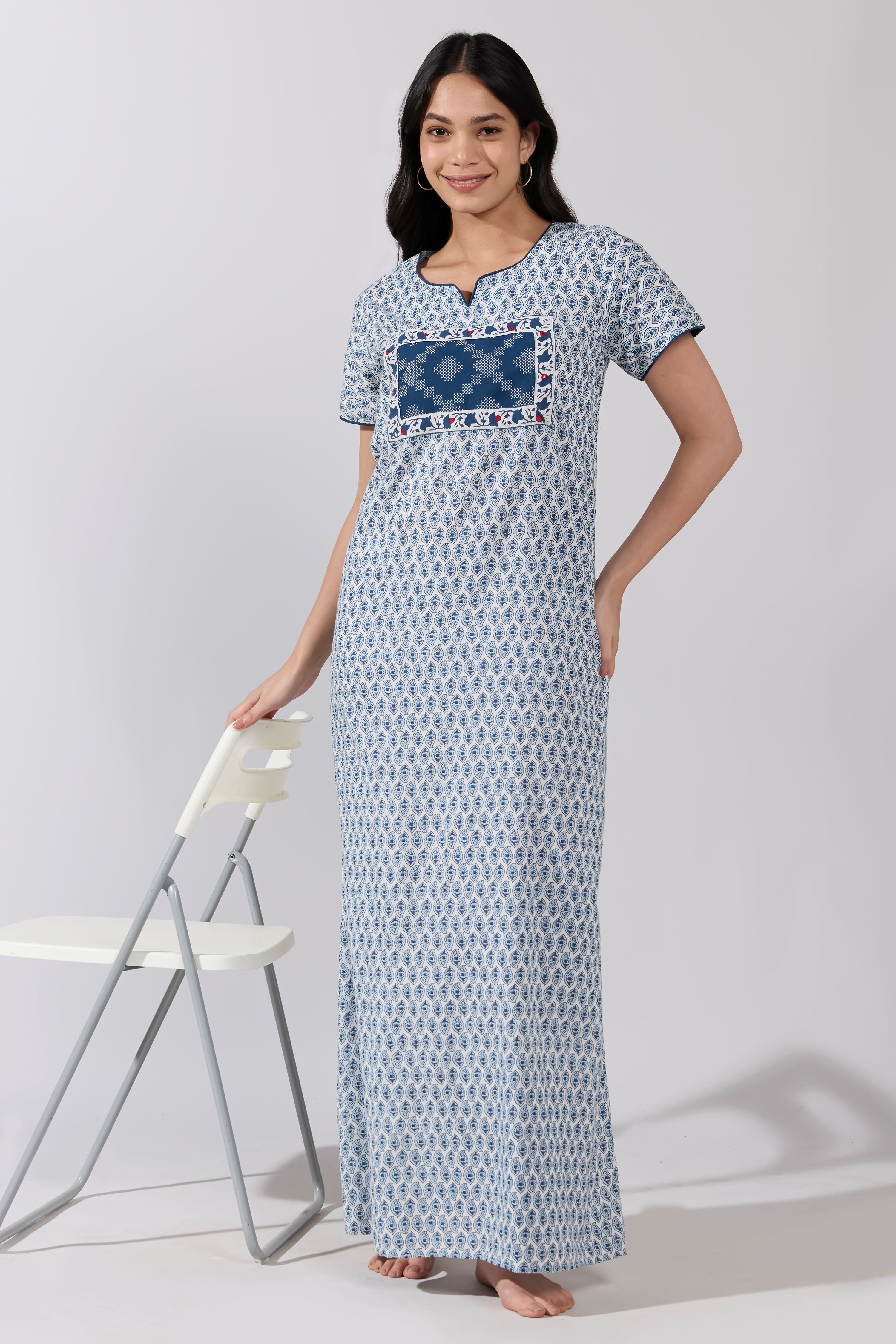 Blue floral cotton nightwear