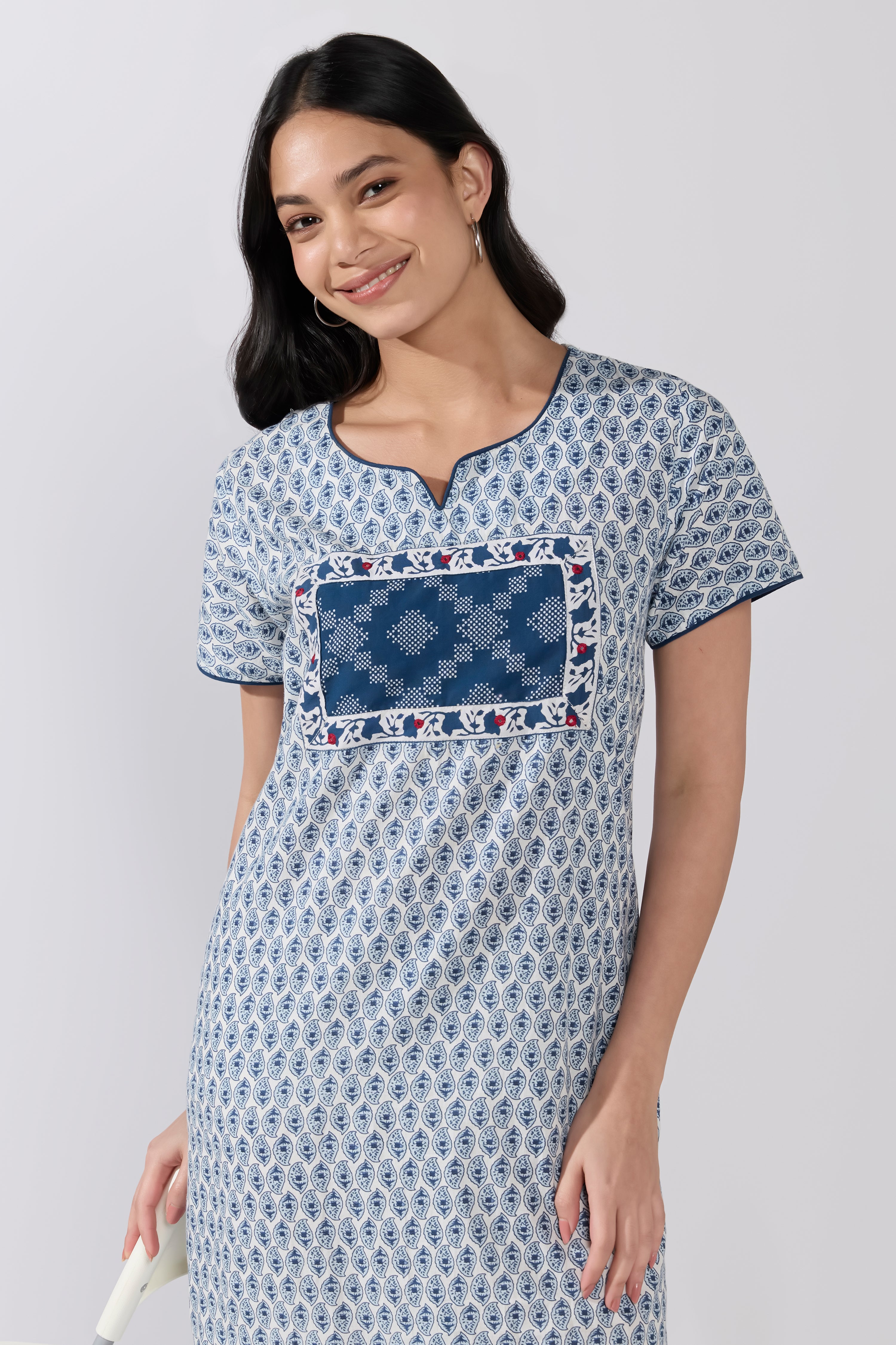 Blue floral cotton nightwear