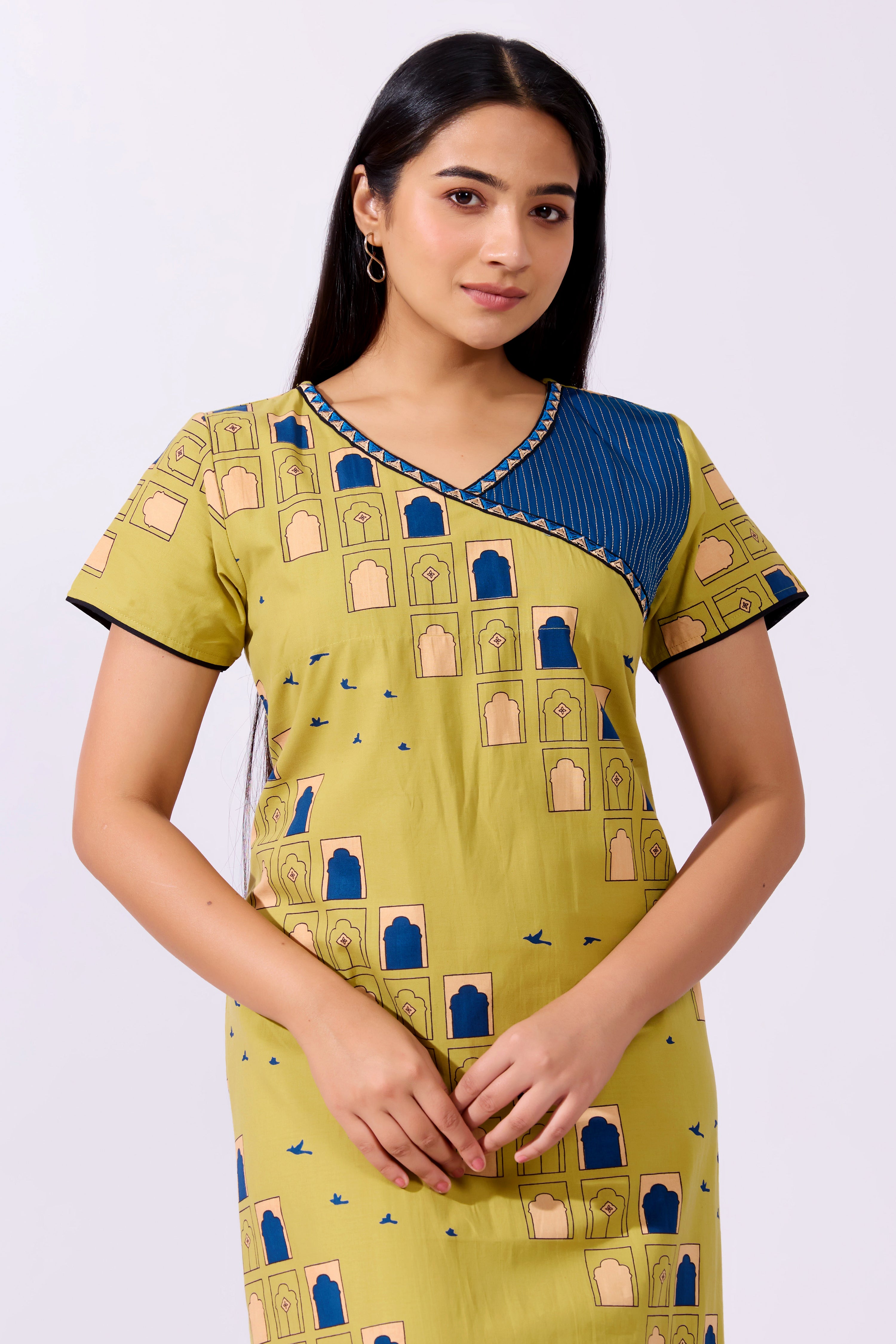 Jharoka Printed Green Cotton Nighty with Embroidered Neckline