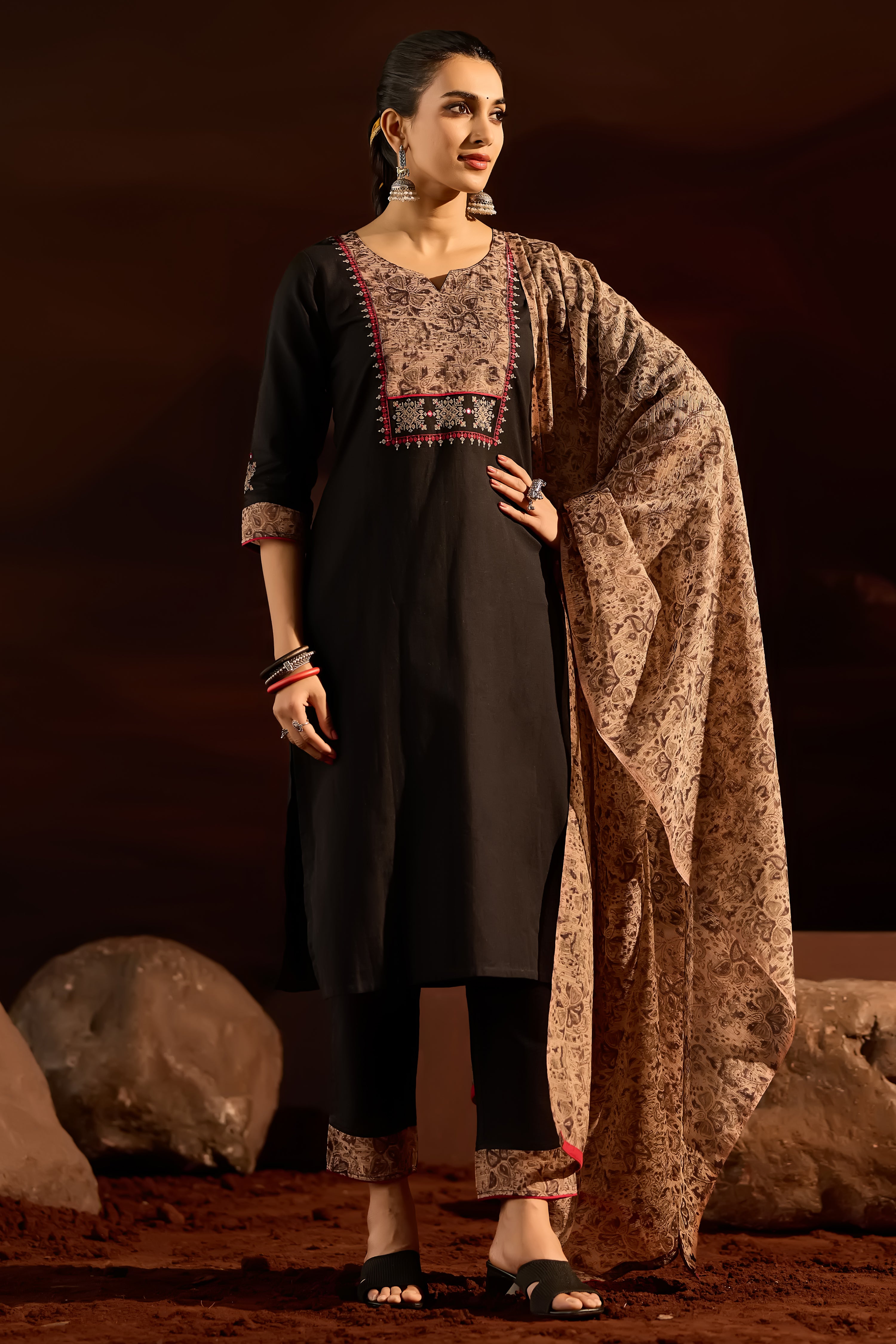 BLACK KALAMKARI KURTA SET WITH BEIGE KOTA DORIA DUPATTA