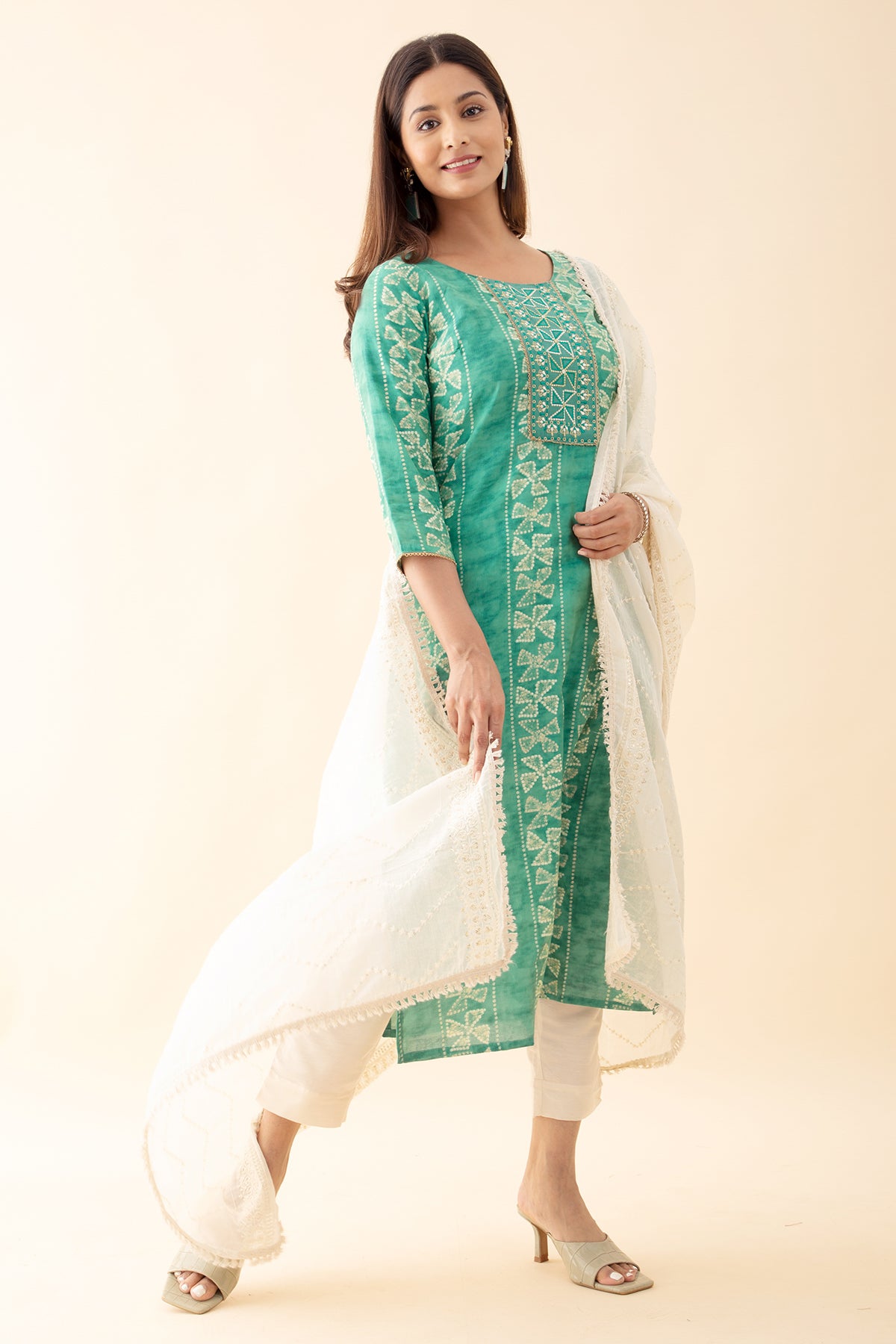 Bandhani Printed Kurta Set With Sequin Dupatta - Green & White