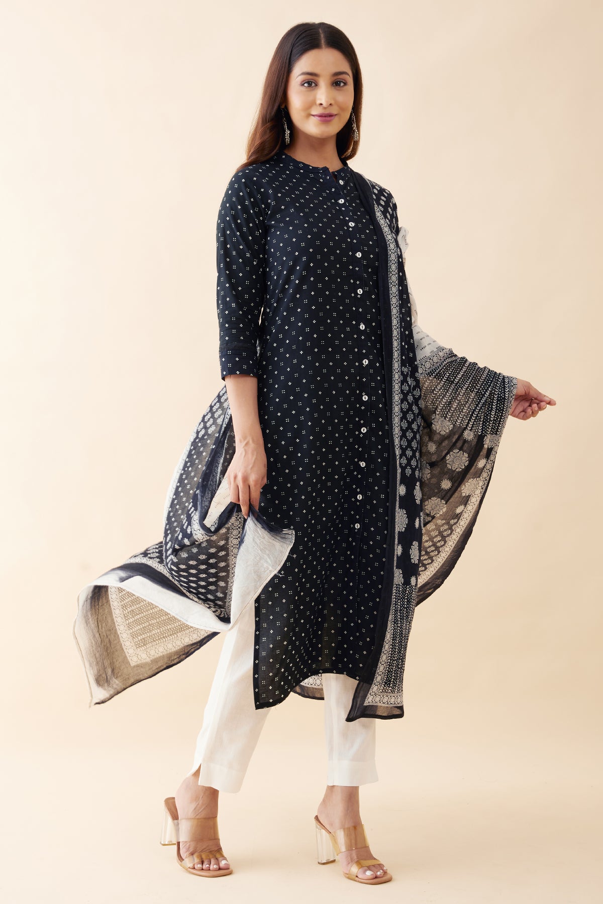 Monochrome Printed Kurtaset with Dual-Tone Dupatta - Black & White