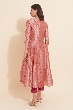 Paisley Embroidered Printed Kurta Set With Organza Scallop With Dupatta Pink