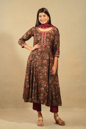 Floral Embroidered Neckline Kurta Set With Scallop Dupatta Brown Maroon
