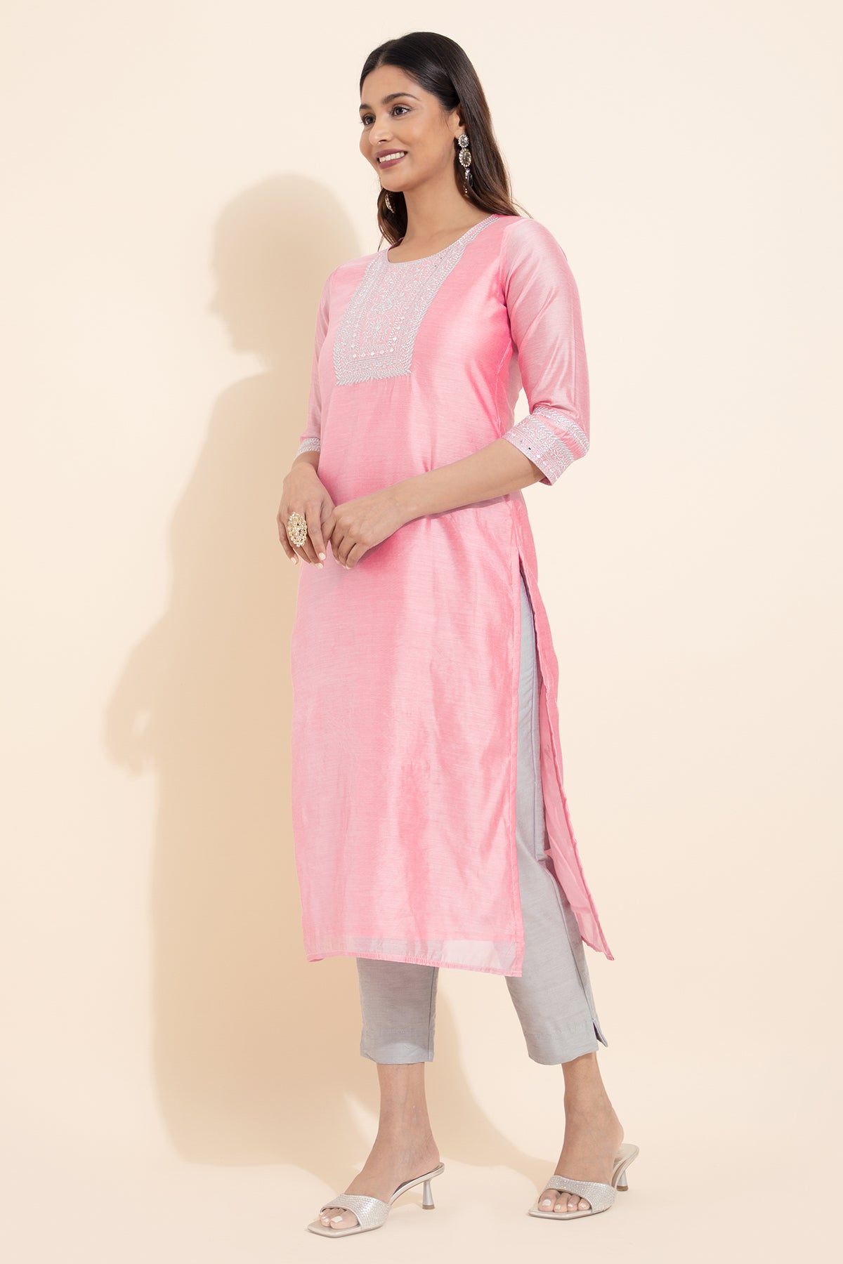 Floral Embroidered Kurtaset WIth Brocade Dupatta - Pink & Grey