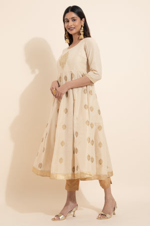 Floral Embroidered Kurtaset with Brocade Dupatta - Off-White & Gold
